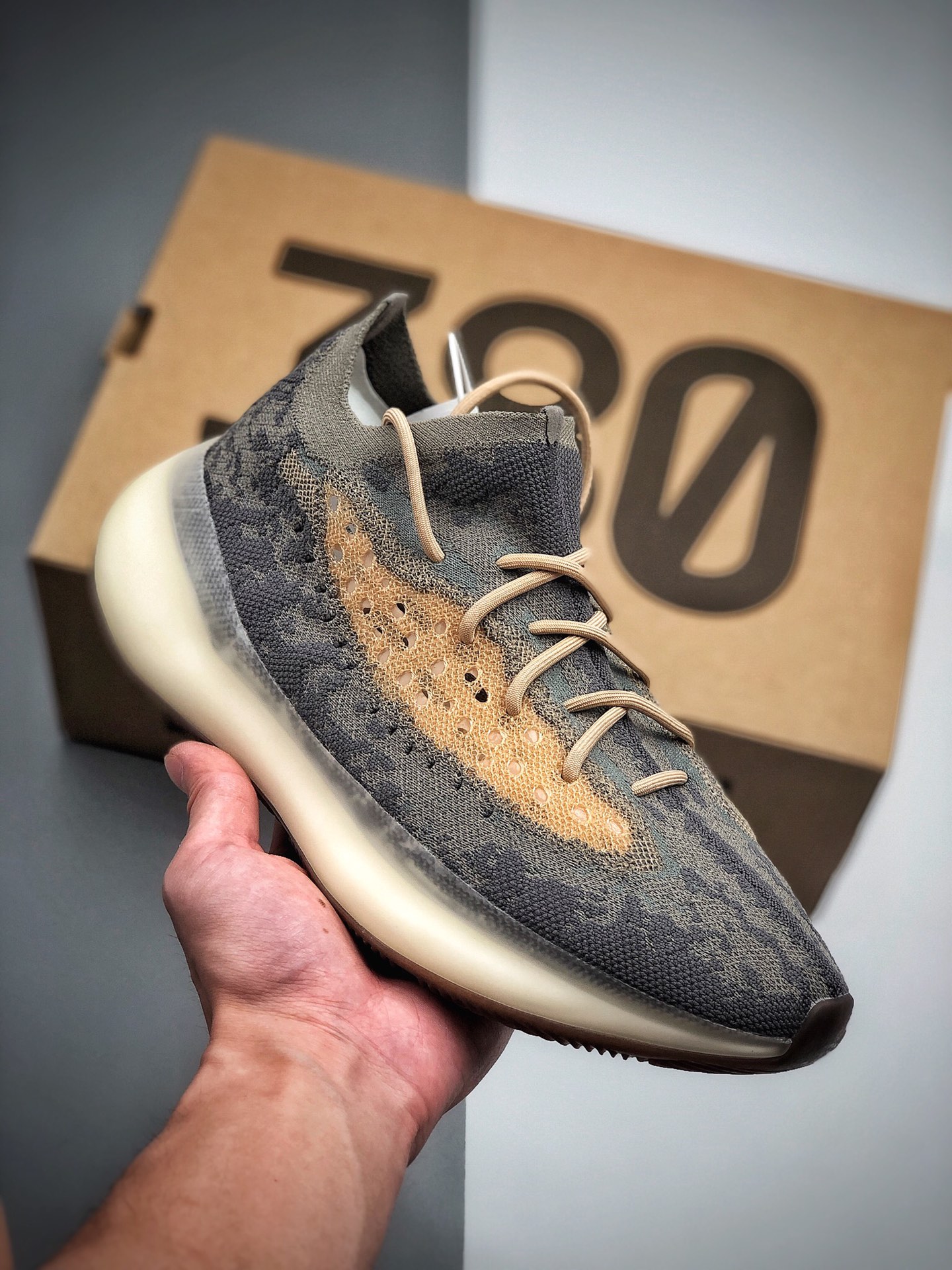 180 Adidas Yeezy Boost 380 V3侃爷联名限定 椰子380