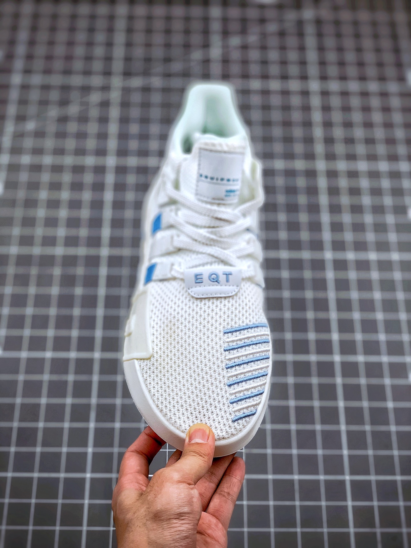 180 原装公司级 代购指定版本  AD EQT Bask ADV 白蓝针织 货号：FU9391