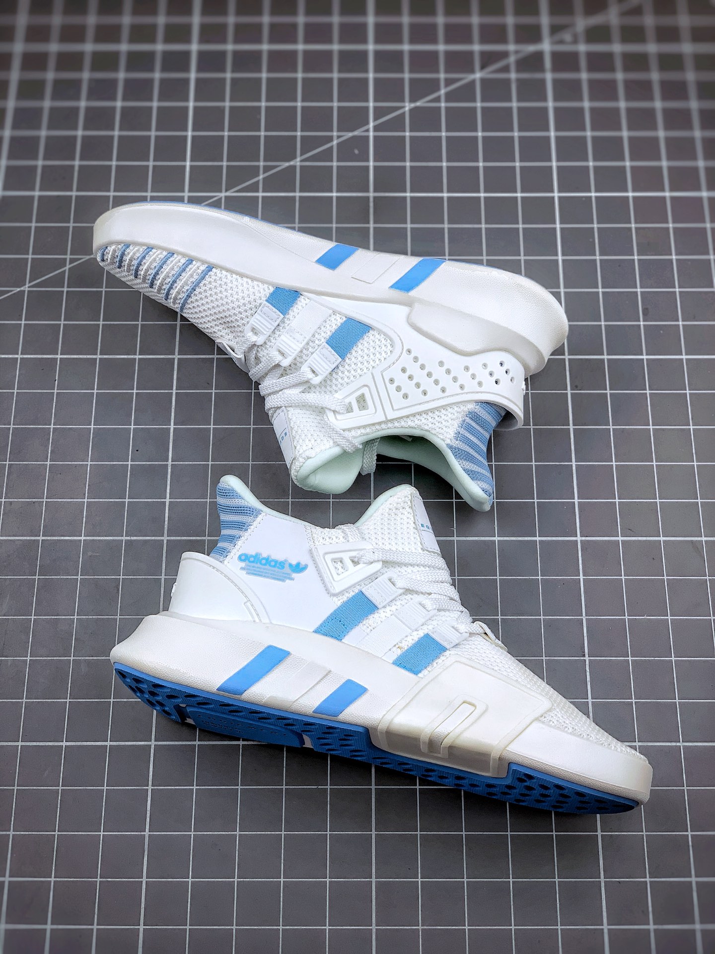 180 原装公司级 代购指定版本  AD EQT Bask ADV 白蓝针织 货号：FU9391