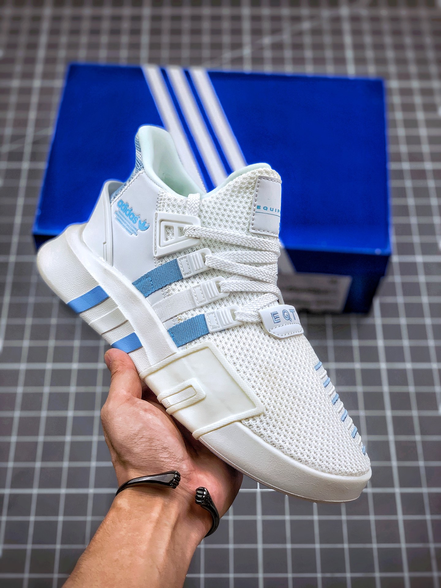 180 原装公司级 代购指定版本  AD EQT Bask ADV 白蓝针织 货号：FU9391