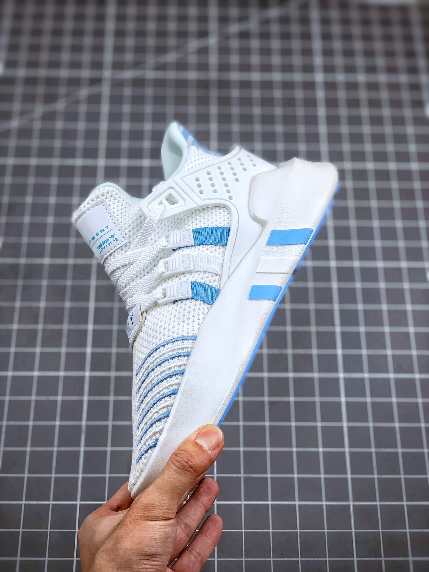 180 原装公司级 代购指定版本  AD EQT Bask ADV 白蓝针织 货号：FU9391