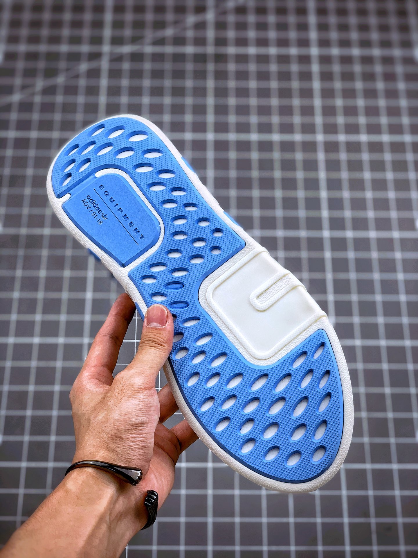 180 原装公司级 代购指定版本  AD EQT Bask ADV 白蓝针织 货号：FU9391