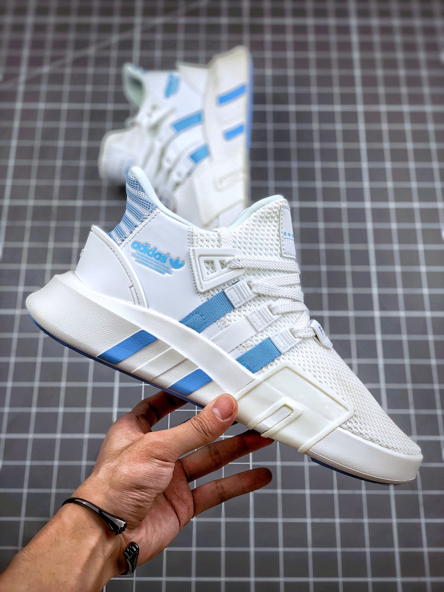 180 原装公司级 代购指定版本  AD EQT Bask ADV 白蓝针织 货号：FU9391