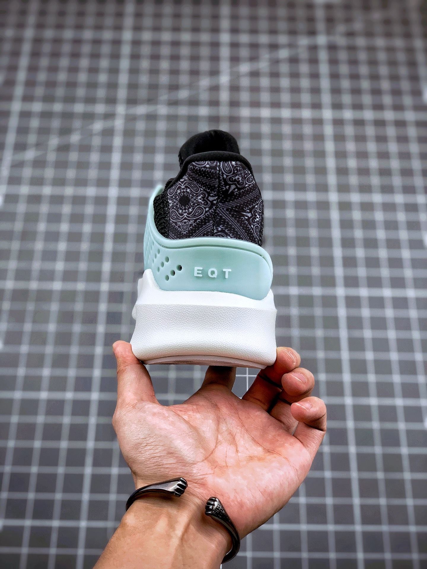 180 原装公司级 代购指定版本  AD EQT Bask ADV 黑蓝针织 FV4536