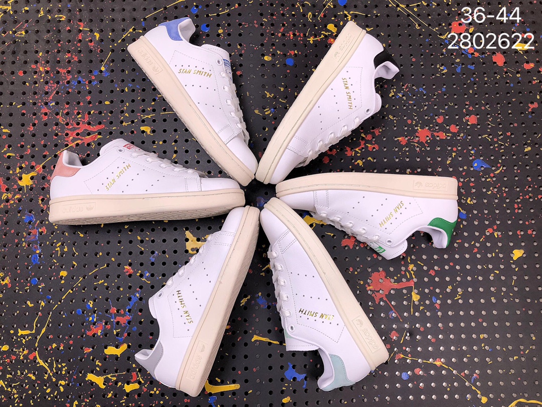 🈴️💰120
纯原福利  阿迪达斯 Adidas Stan Smith  全新打造史密斯 超软头层牛皮  清新夏日情侣鞋。德国进口纳帕头层皮，原厂电绣针车 独家私模 正确纸板中底 鞋舌3D高频烫金 打造全网最高水准。S75074 编码:2802622