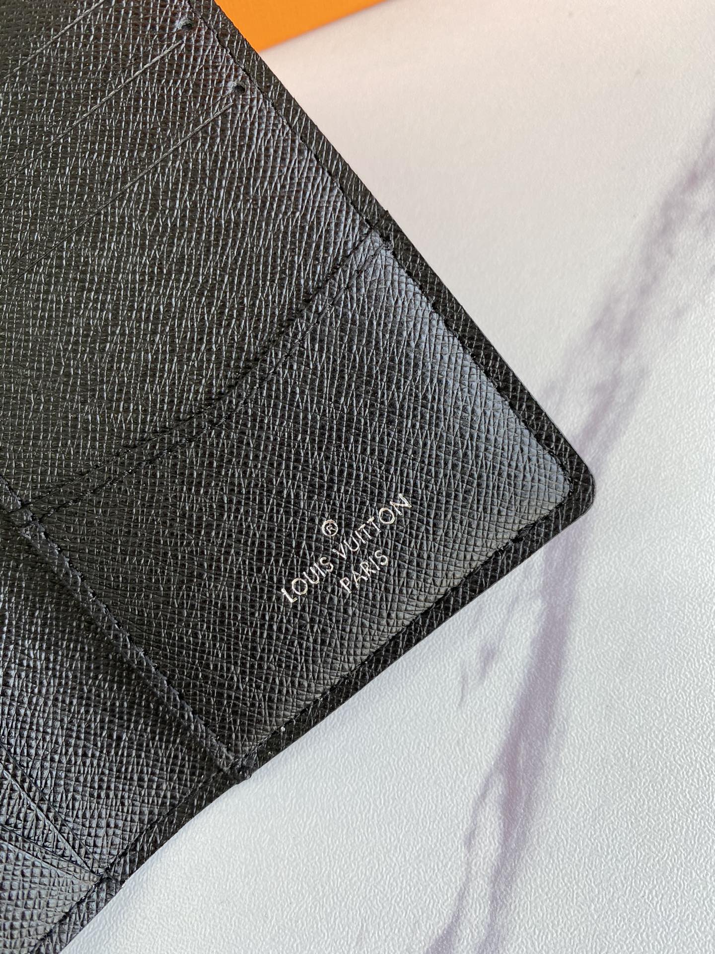 Premium Leather Card Holder - Gift Packaging Premium Leather Card Holder - Gift Presentation