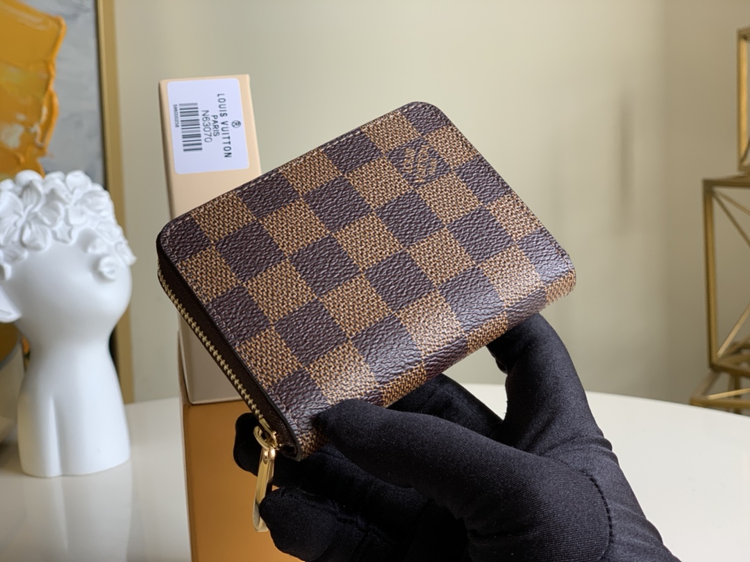 NO:395987,[Exclusive real shot N63070] ZIPPY zipper coin wallet Latest cycle code FL 20 More than chips Pursuing high quality Classic pellet board material 11fm -8.5cm-2cm Y.190,LV [original leather],louis vuitton,wallets19860909【独家实拍N63070】ZIPPY拉链零钱包 最新周期编码FL 20 不止于芯片 更追求高品质 经典颗粒棋盘料 11fm -8.5cm-2cm Y.190,LV【原厂皮】,louis vuitton,wallets,Bag