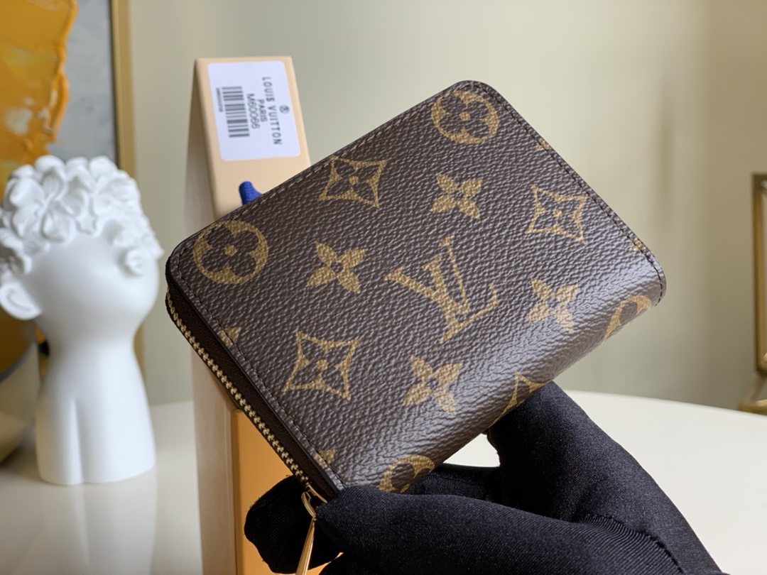 NO:395993,【Exclusive real photo M60066】ZIPPY zipper coin wallet Latest cycle code FL 20 More than chips Pursuing high quality Classic granule presbyterian fabric 11fm -8.5cm-2cm Y.190,LV [original leather],louis vuitton,wallets19860909【独家实拍M60066】ZIPPY拉链零钱包 最新周期编码FL 20 不止于芯片 更追求高品质 经典颗粒老花面料 11fm -8.5cm-2cm Y.190,LV【原厂皮】,louis vuitton,wallets,Bag