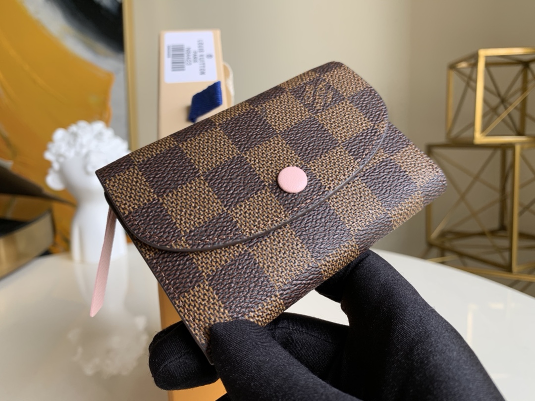 NO:395982,[Exclusive real photo N64423] Doudou short clip latest cycle code FL 20, more than just chip, more pursuit of high quality, classic granule checkerboard fabric Y.180, LV [original leather], louis vuitton19860909【独家实拍N64423】豆豆短夹 最新周期编码FL 20 不止于芯片 更追求高品质 经典颗粒棋盘格面料 Y.180,LV【原厂皮】,louis vuitton,Bag