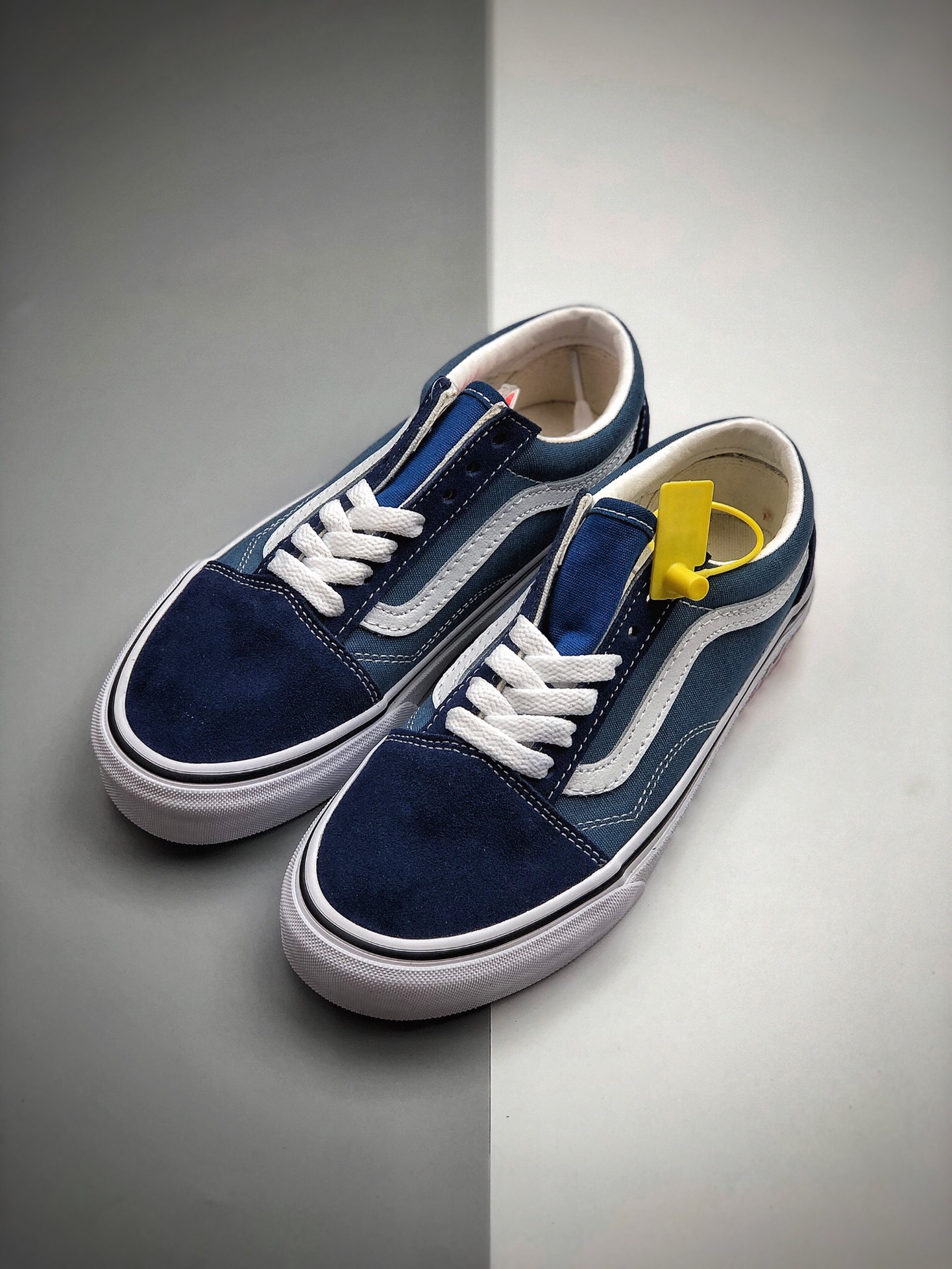 140  Vans Old Skool 万斯 标语涂鸦 蓝白 低帮硫化板鞋 VN0A38G1VRI