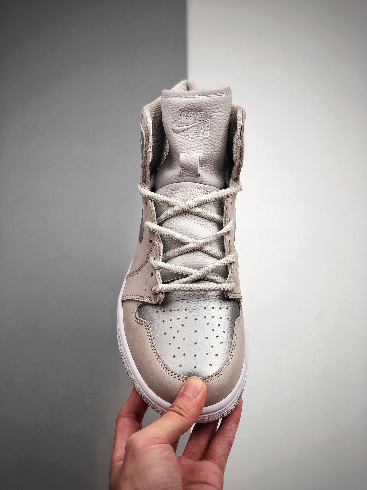 330 Air Jordan 1 High OG 灰银麂皮鞋面DC1788-029