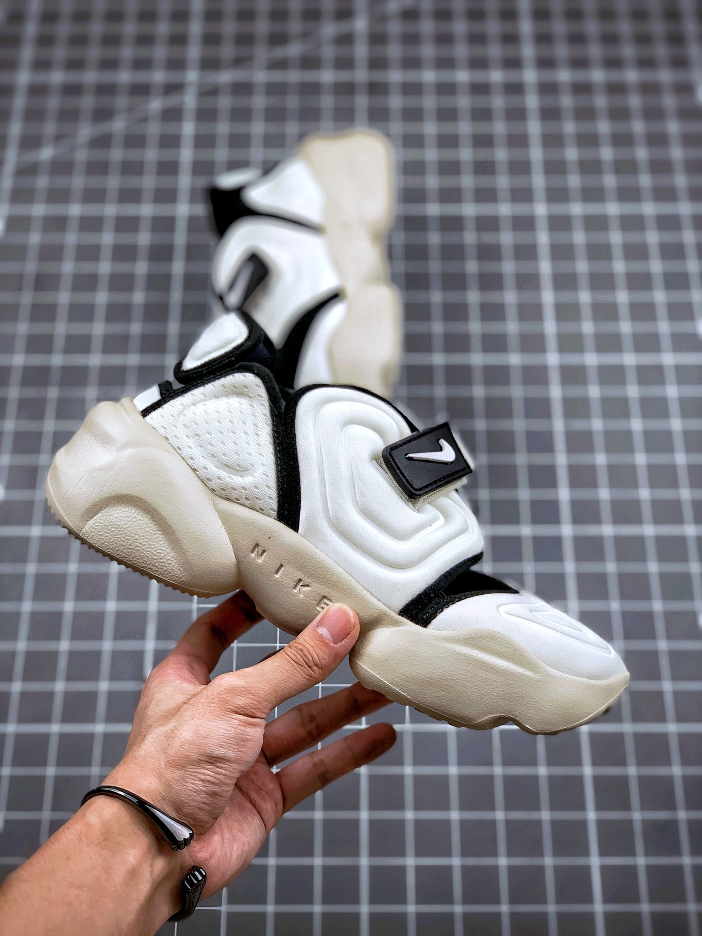 160 Nike Aqua Rift “Summit White” 权志龙推荐分趾鞋 BQ4797-100