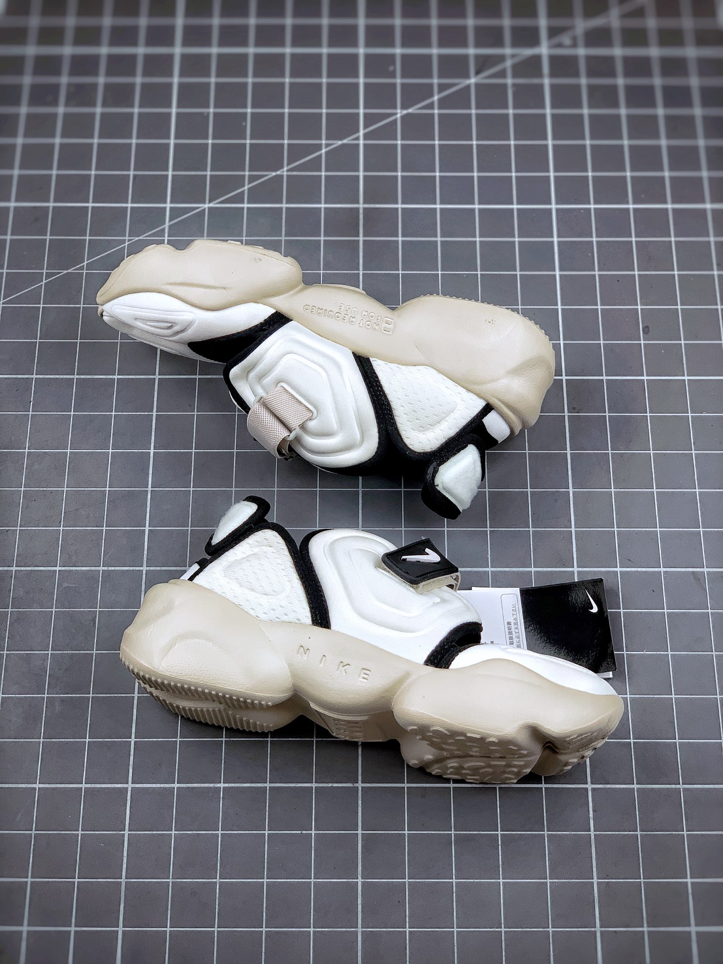160 Nike Aqua Rift “Summit White” 权志龙推荐分趾鞋 BQ4797-100