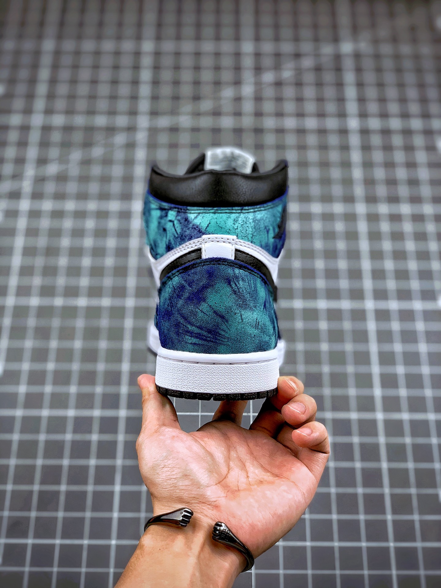 290 Air Jordan 1 Retro ”Tie-Day” 扎染配色 货号：CD0461-100