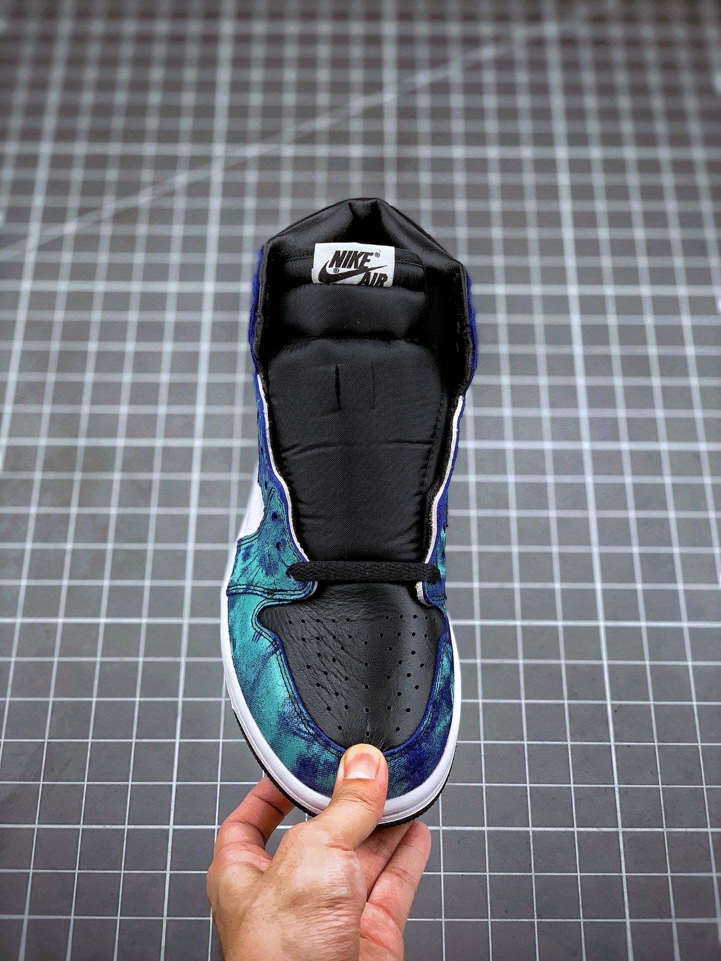 290 Air Jordan 1 Retro ”Tie-Day” 扎染配色 货号：CD0461-100