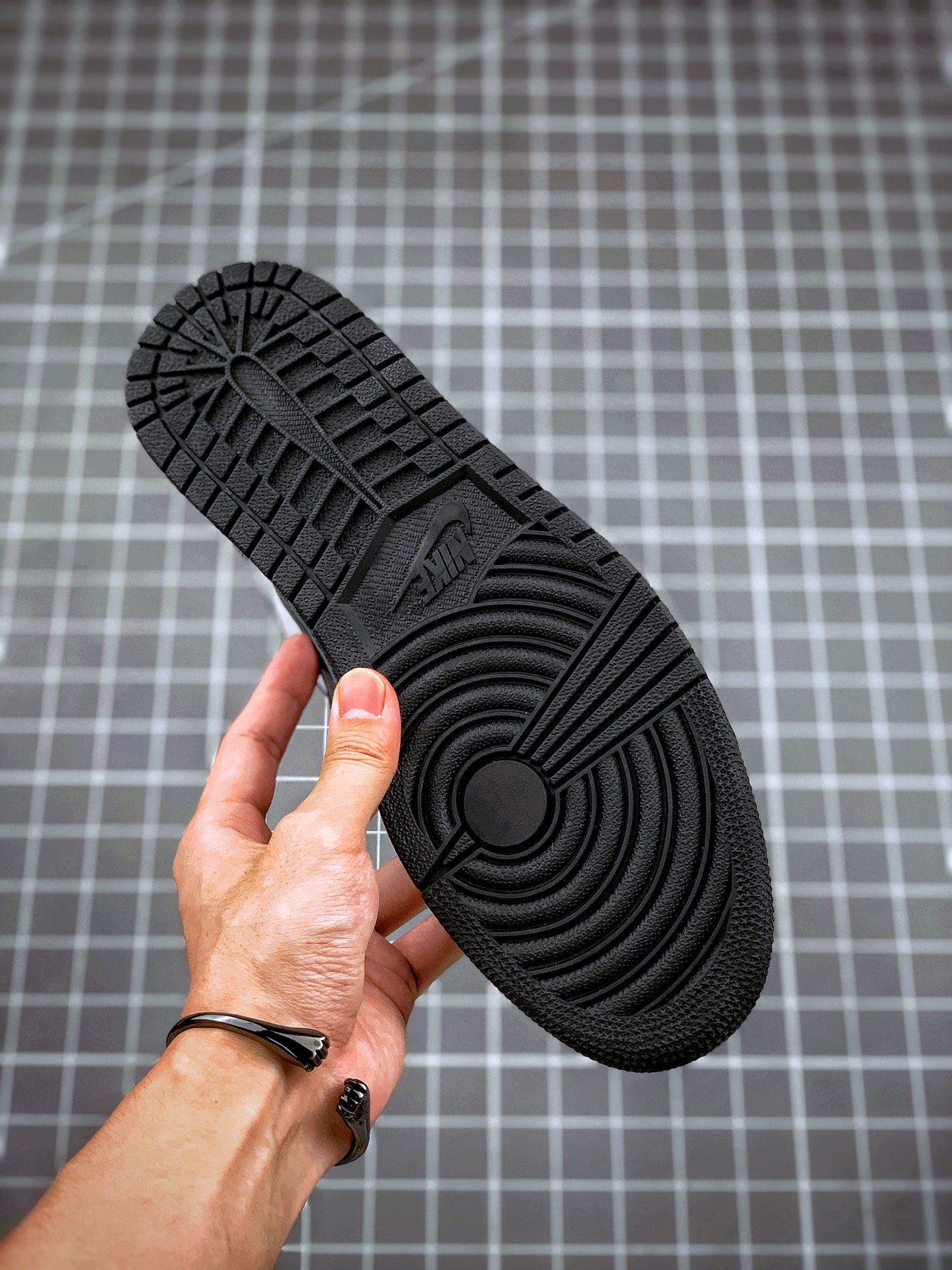 290 Air Jordan 1 Retro ”Tie-Day” 扎染配色 货号：CD0461-100