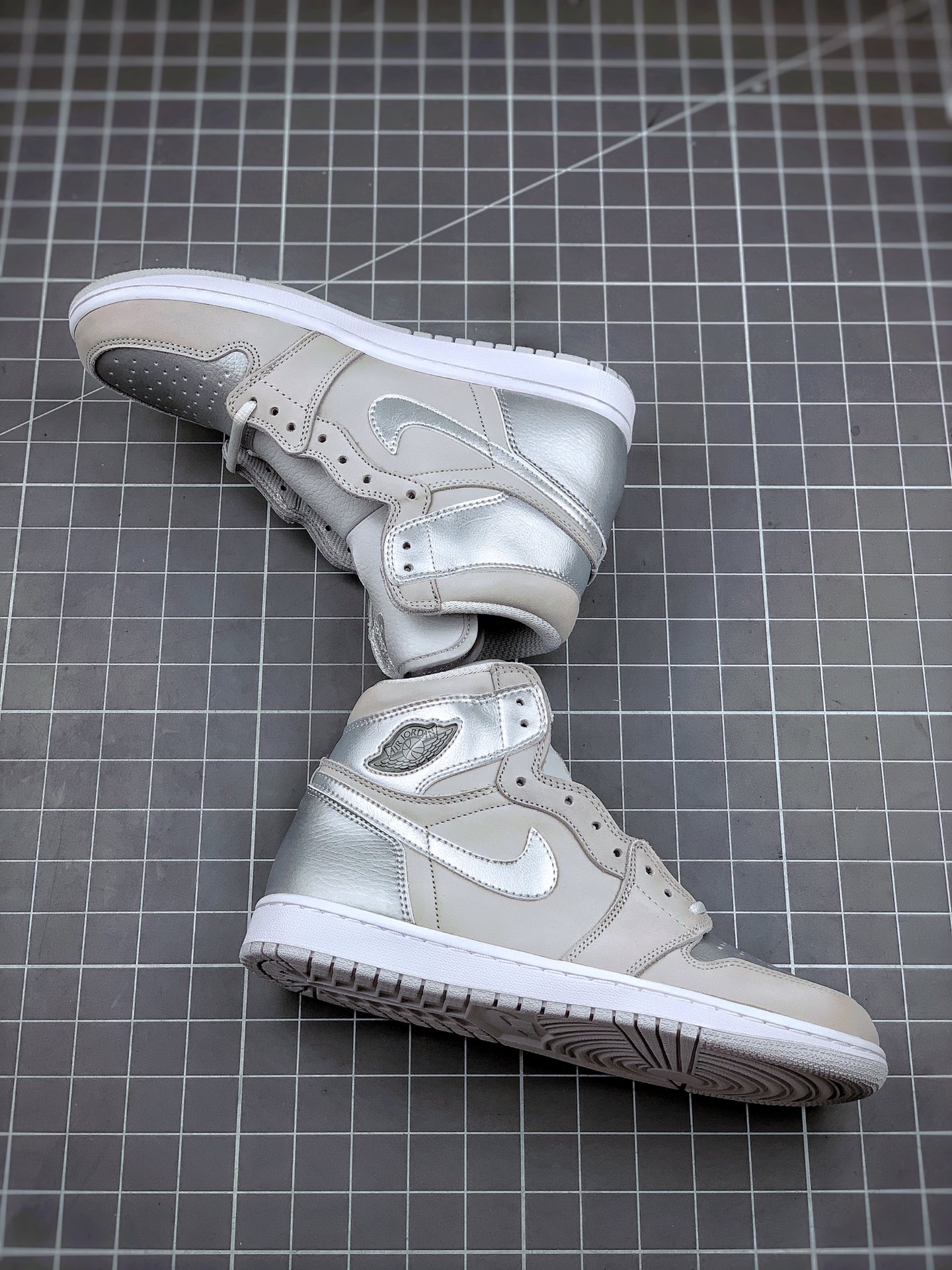 290 Air Jordan 1 High OG “Japan” 日本限定 货号：DC1788-029