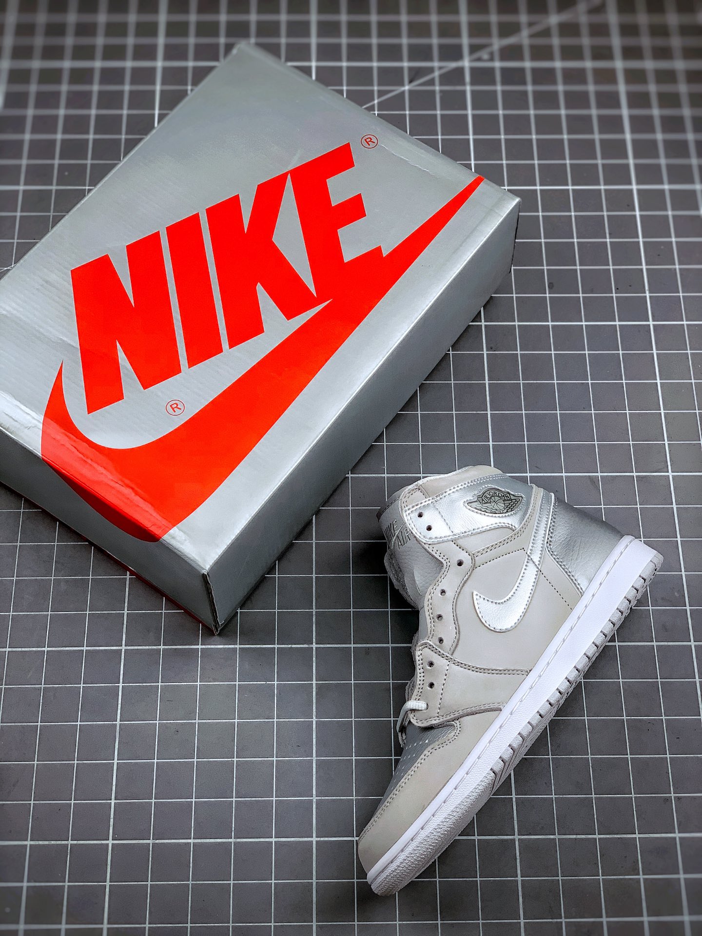 290 Air Jordan 1 High OG “Japan” 日本限定 货号：DC1788-029