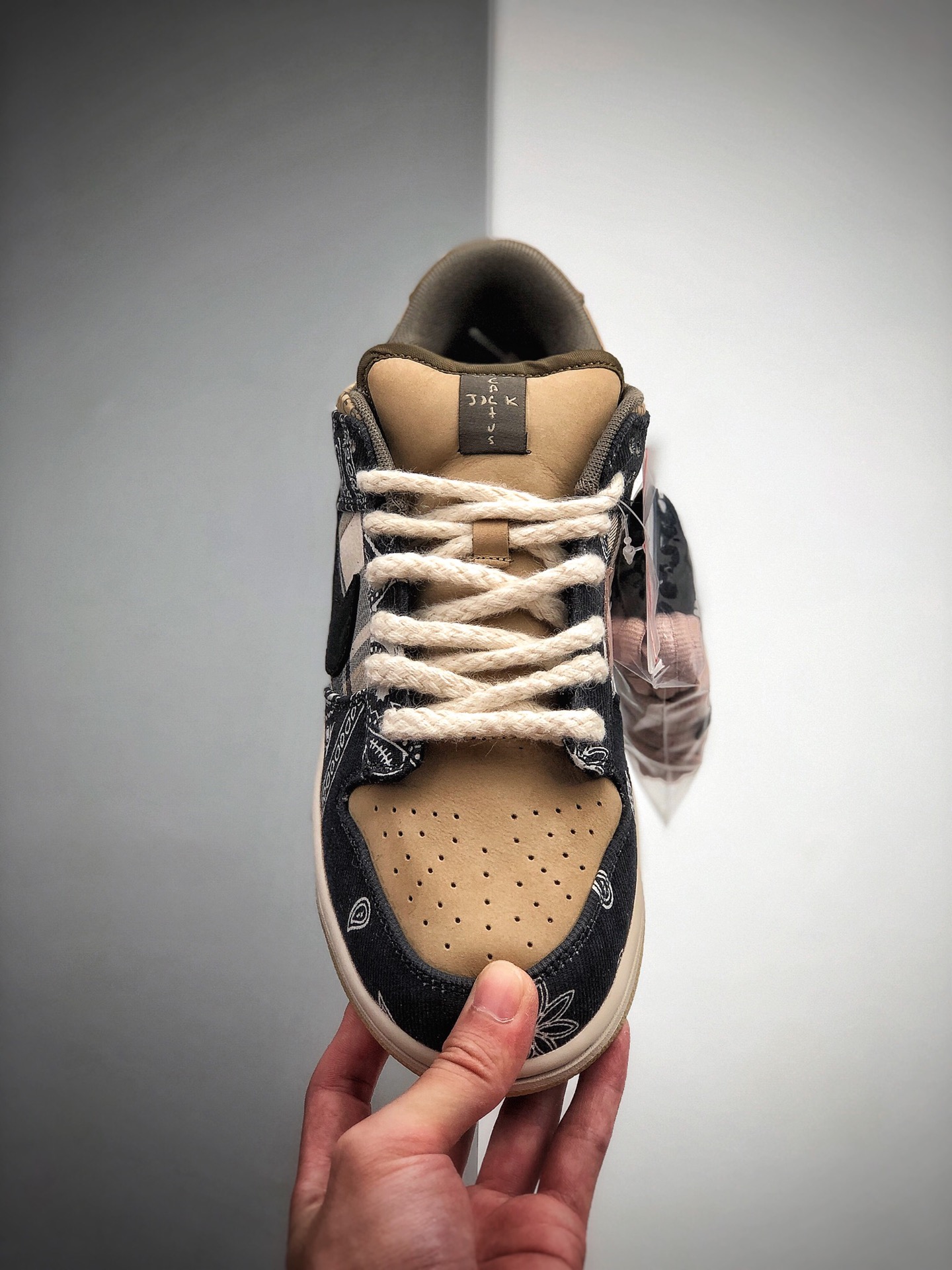 360 Travis Scott × SB Dunk Low 腰果花 原装鞋盒包装 CT5053-001