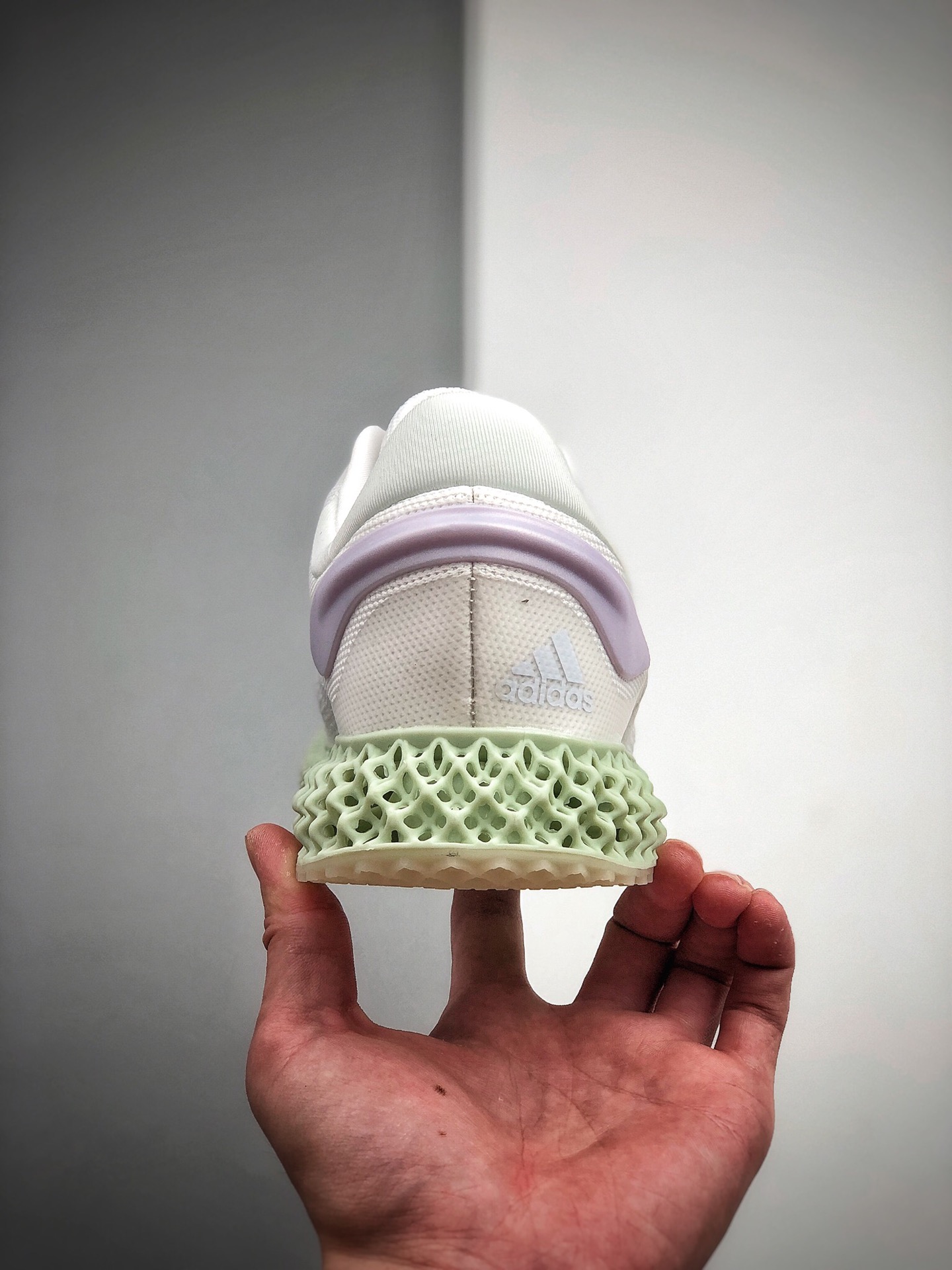 250 公司级阿 达迪 斯Adidas Alphaedge 4D M 针织 吸呼 面休闲运动慢跑鞋  FV5223