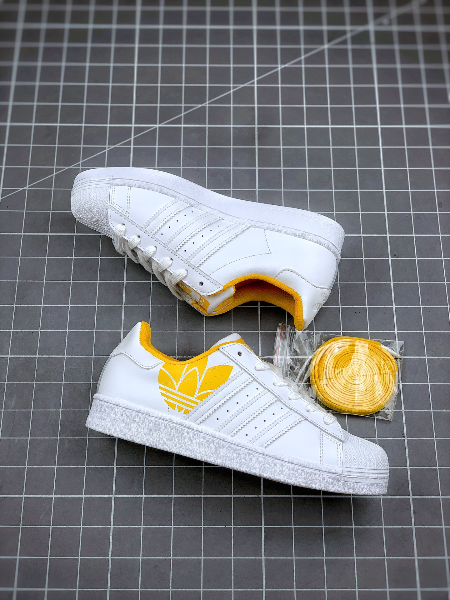 160 Adidas Originals Superstar 贝壳头官网同步 货号：FY2825 FY2826