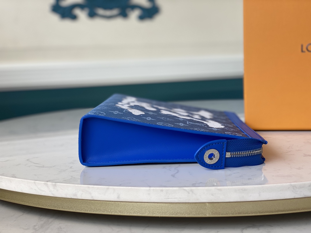 For Fall-Winter 2020, Virgil Abloh refreshed the Pochette Voyage clutch - Bag 5