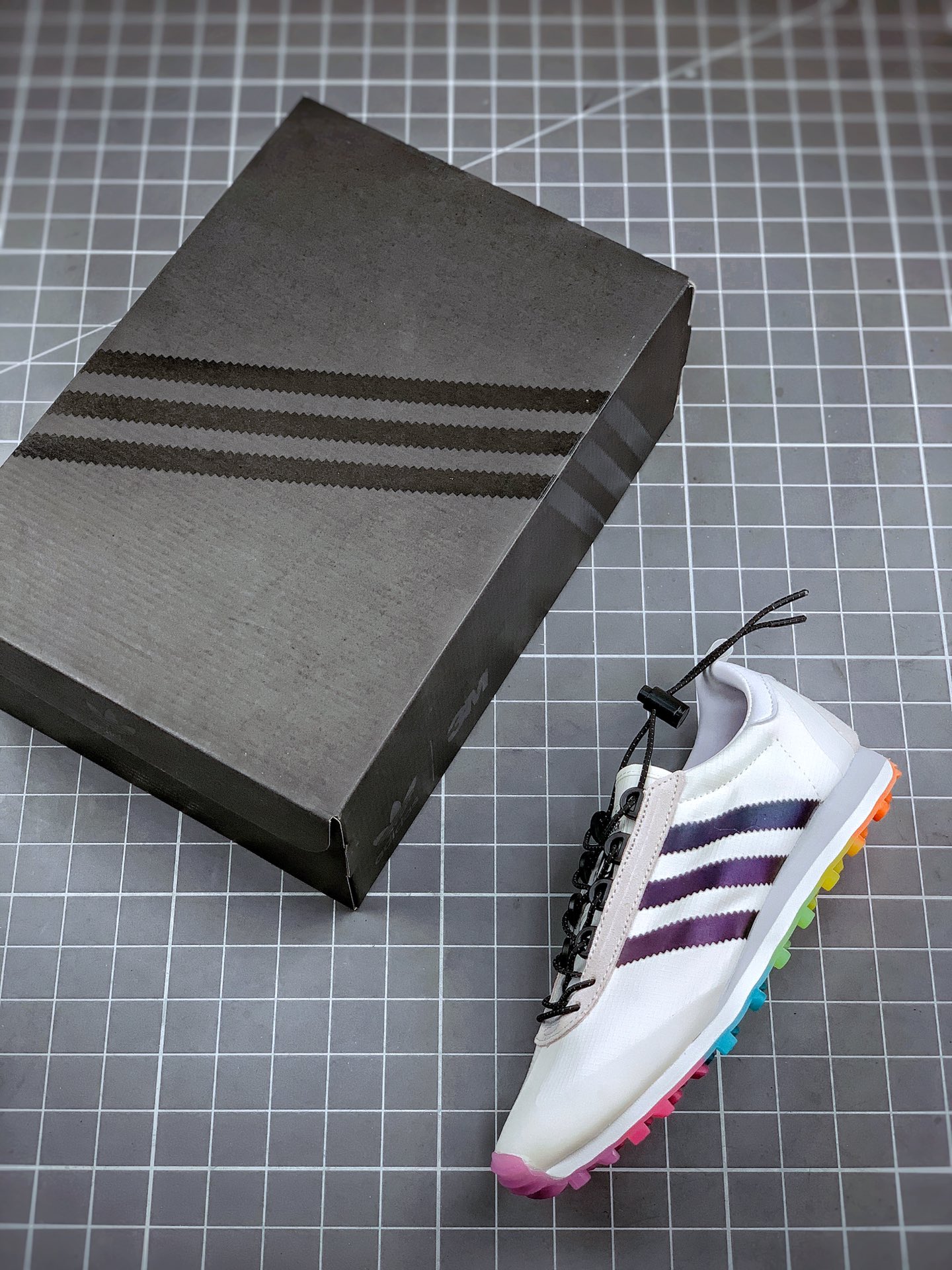 160 Adidas Nite Jogger og 3M 反光 经典休闲百搭运动跑鞋 帮