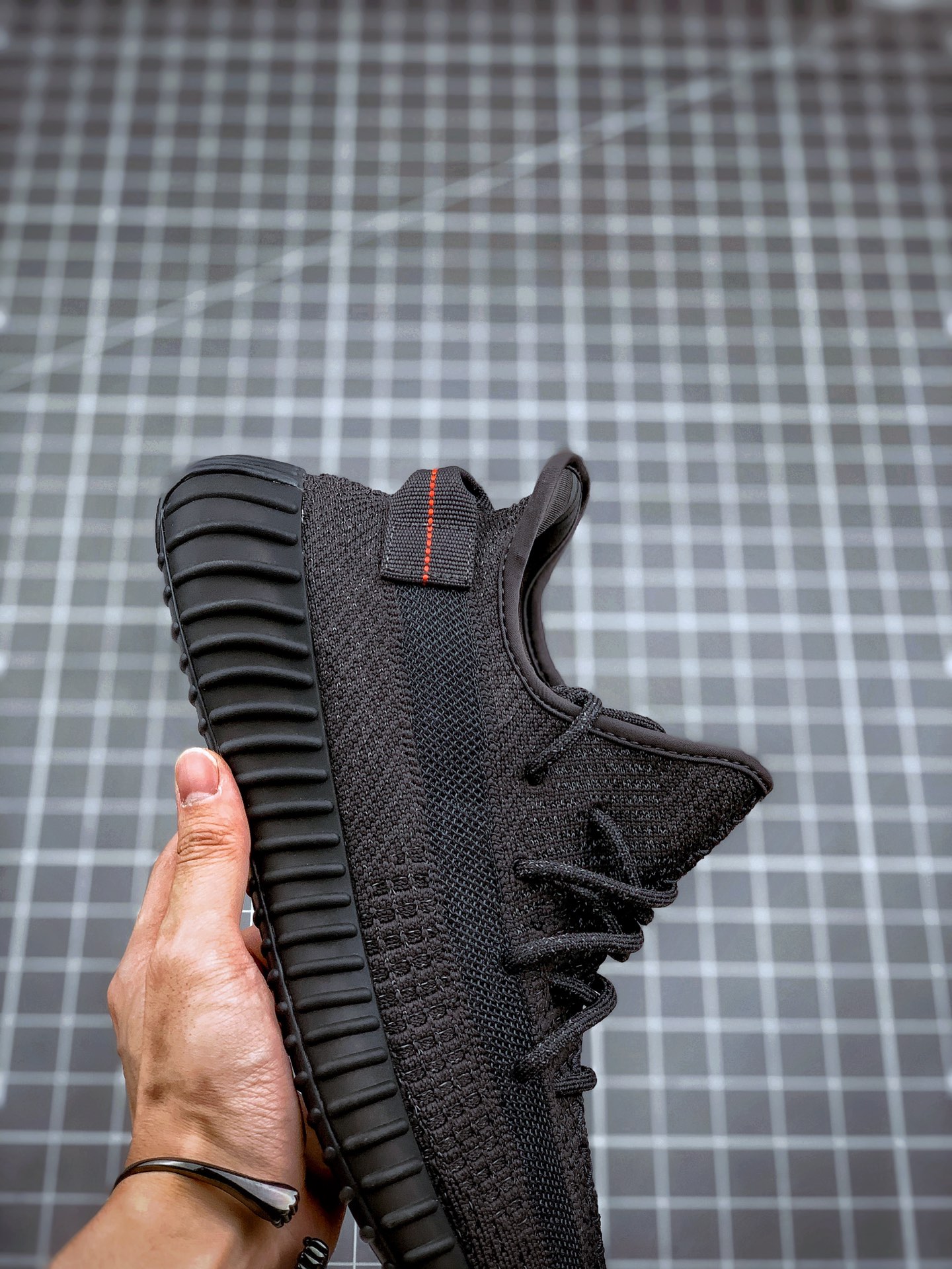 200 Yeezy 350V2 ”Black” 黑满天星