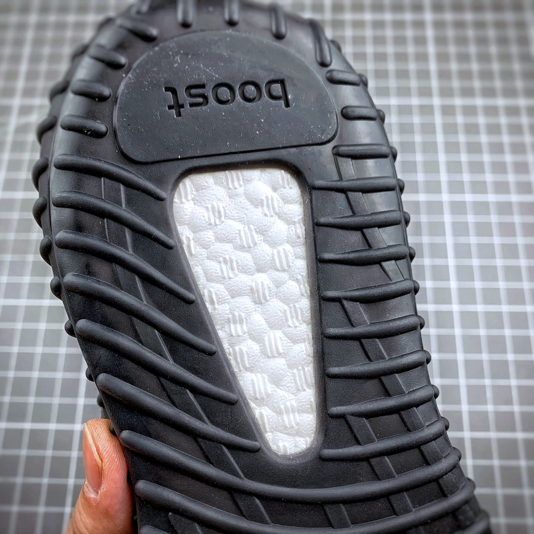 200 Yeezy 350V2 ”Black” 黑满天星