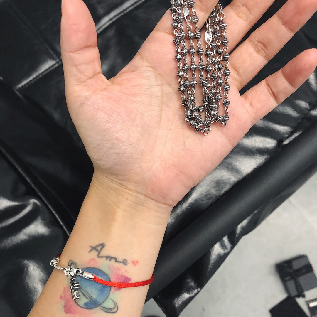 Chrome Hearts 新品上架𝗖𝗵𝗿𝗼𝗺𝗲 𝗛𝗲𝗮𝗿𝘁𝘀 克罗心转运珠十字球手链/项链