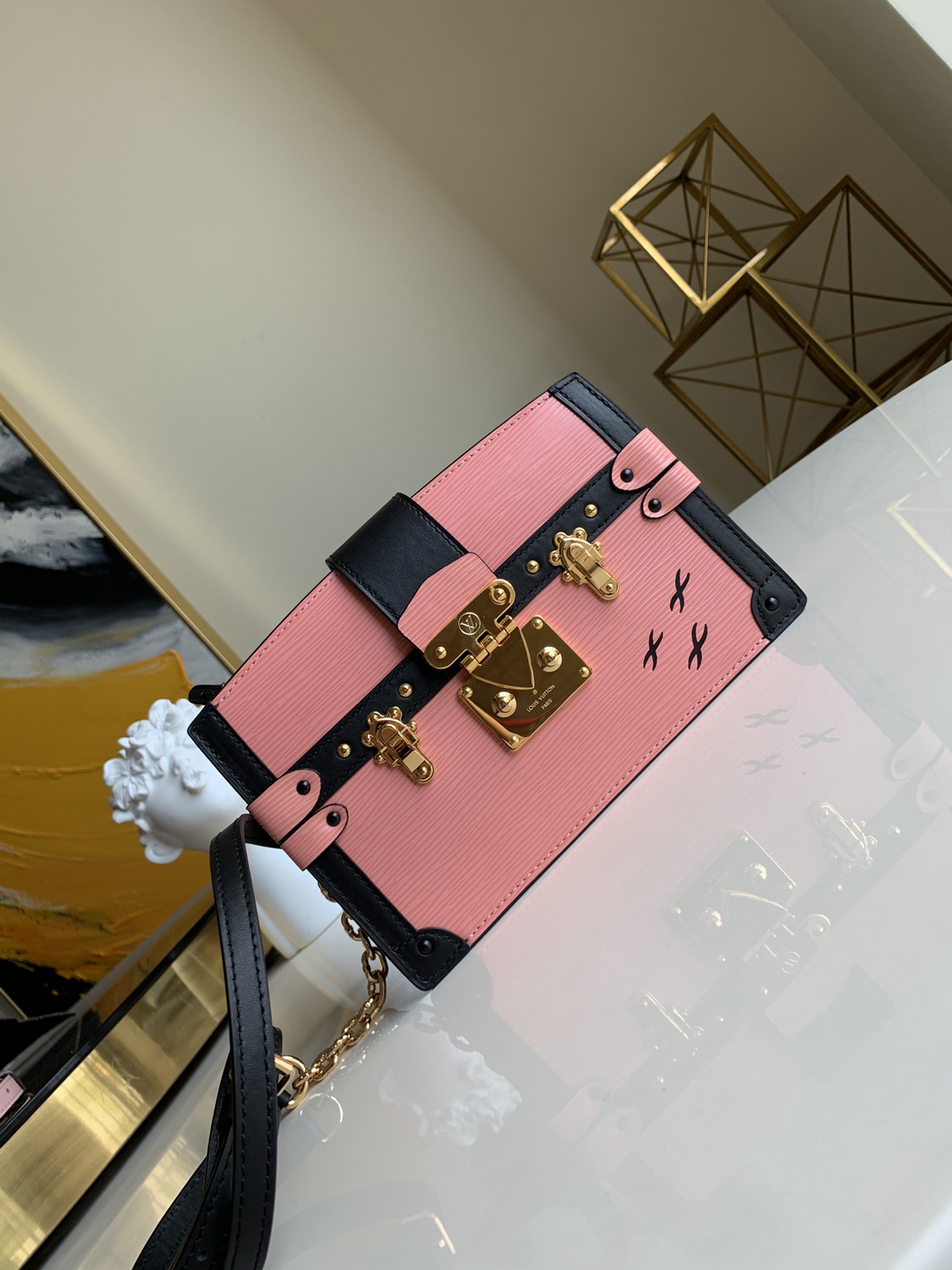 NO:395974,Find a bargain. Brand new. Quantity 6. No quality issues. No return or exchange. Delete pictures after selling. No packaging. Special offer. LV [original leather], louis vuitton.19860909捡漏啦 全新的 数量6 没有质量问题不退不换哦 卖完删图 没有配包装 特价,LV【原厂皮】,louis vuitton,Bag