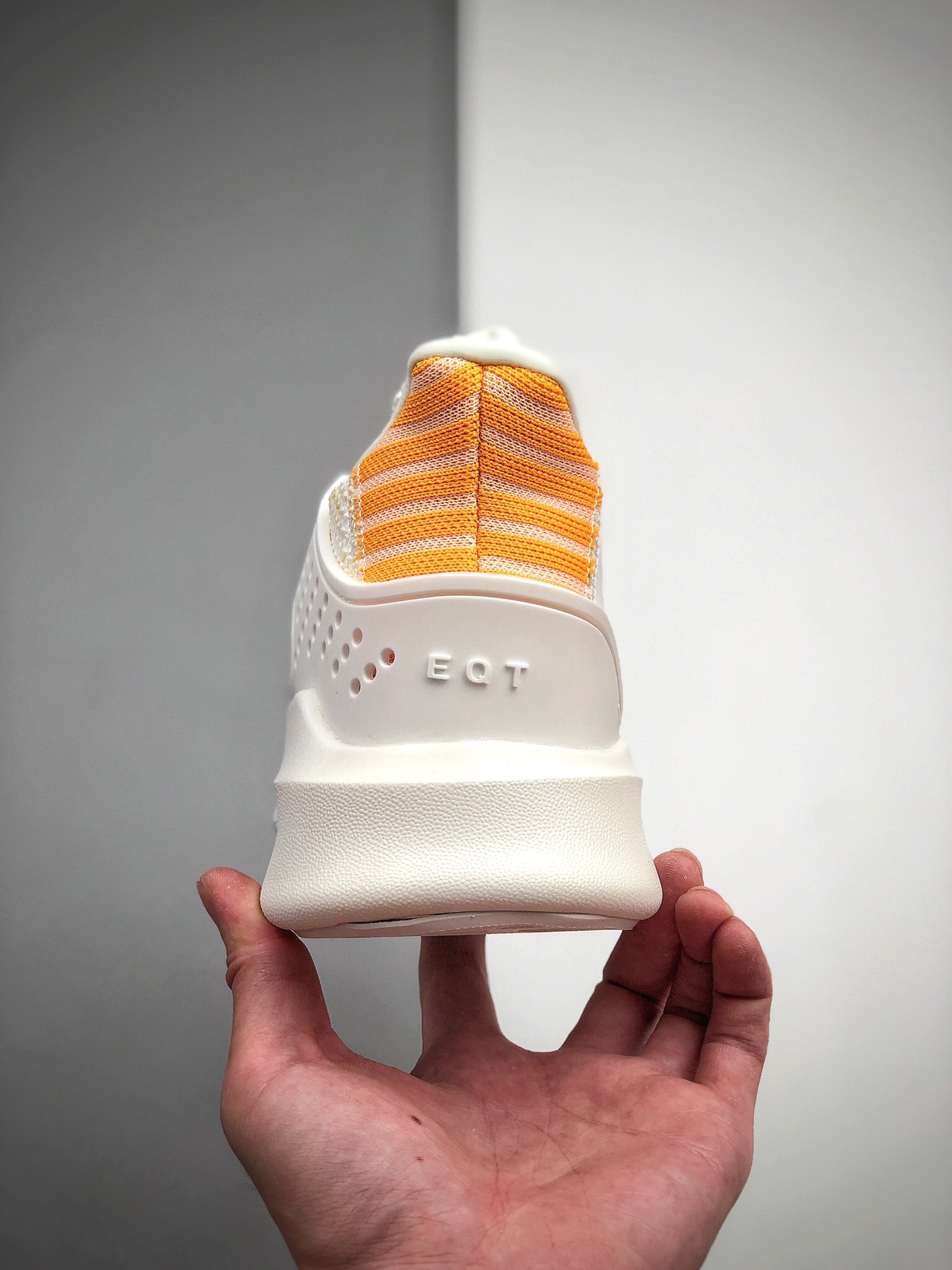 180 Adidas EQT Basketball ADV 系列街头篮球短筒针织慢跑鞋