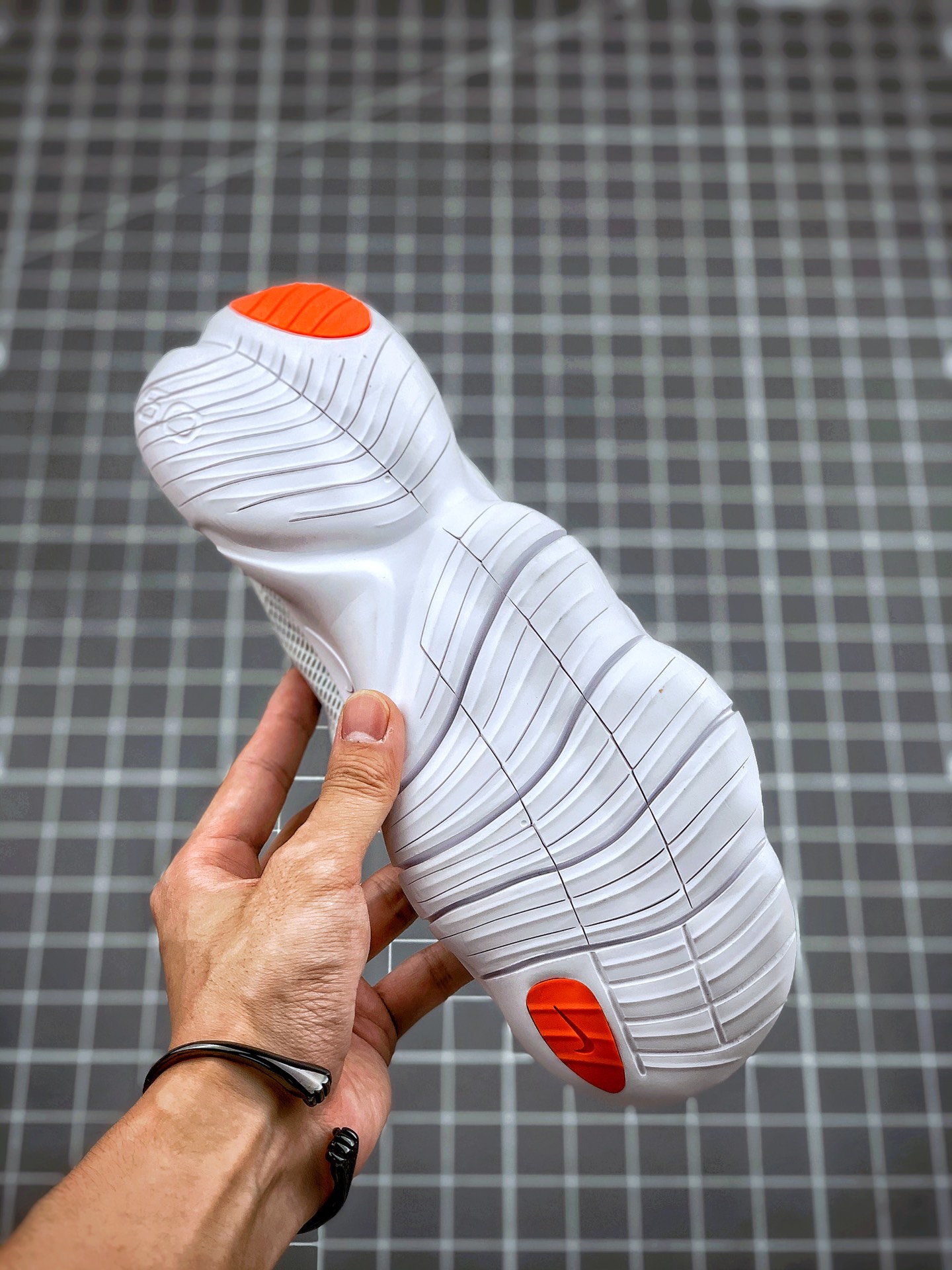 160   NIKE FREE RN FLYKNIT 5.0 赤足轻便跑鞋 CV9305-100