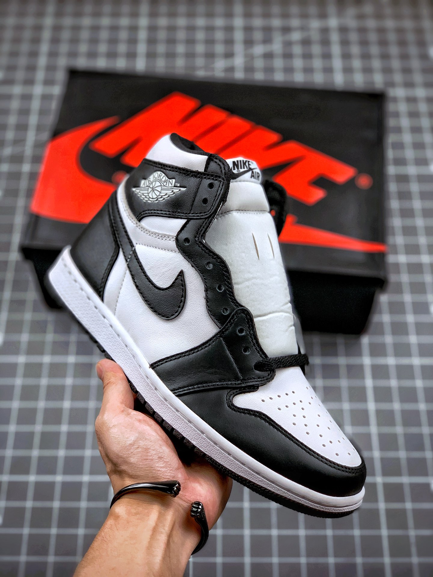290 Air Jordan 1 High “Yin Yang Pack” AJ1高帮 黑白熊猫 货号：555088-010