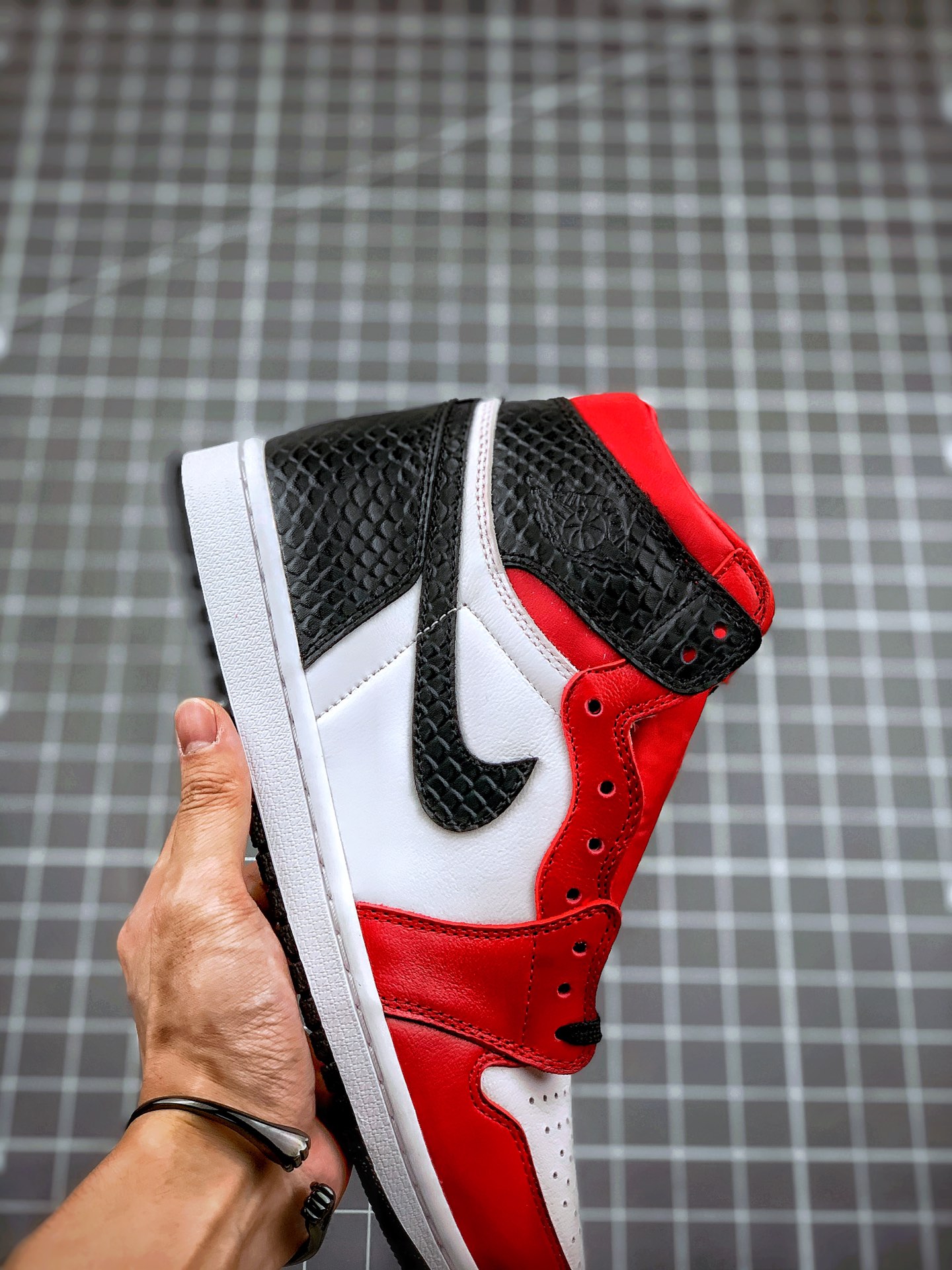 290 Air Jordan 1 WMNS “Satin Snake” 丝绸蛇纹芝加哥 货号：CD0461-601