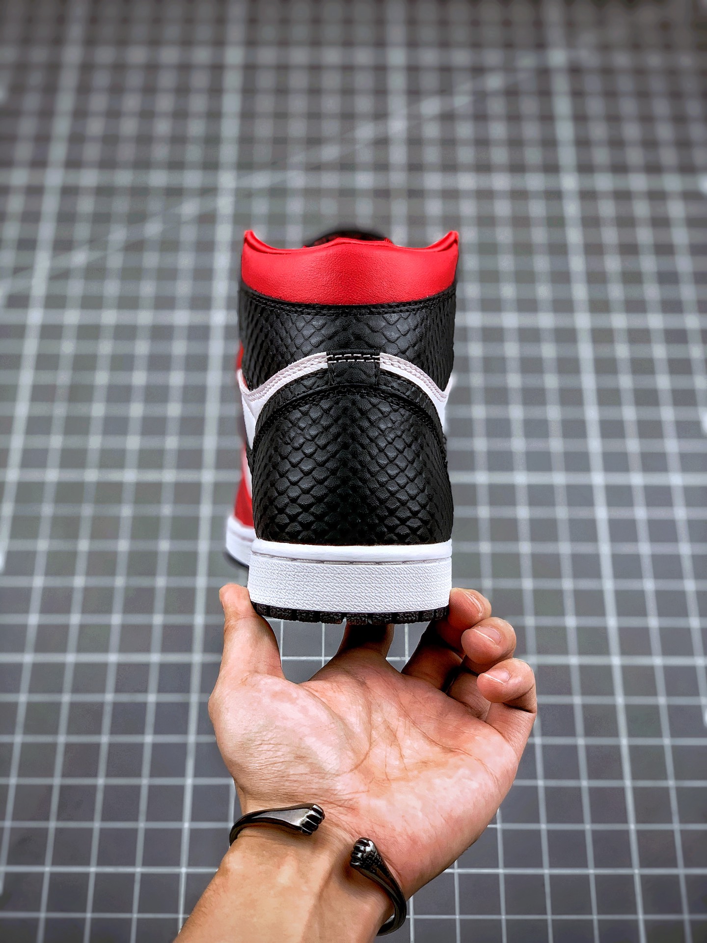290 Air Jordan 1 WMNS “Satin Snake” 丝绸蛇纹芝加哥 货号：CD0461-601