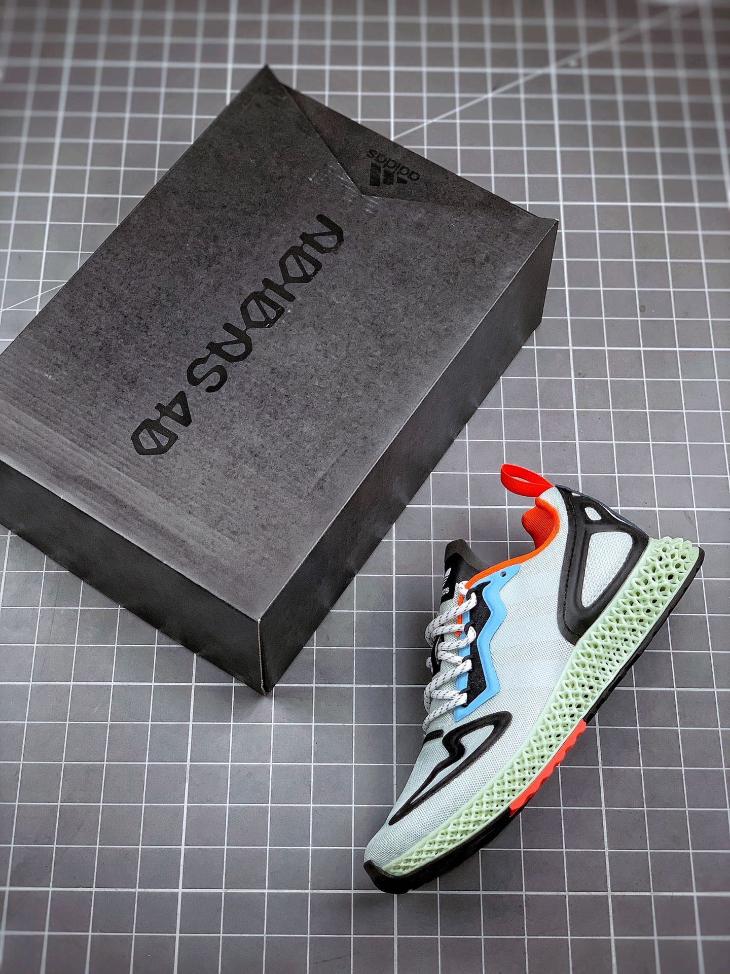 290 Adidas Alphaedge 4D M  针织呼吸面休闲运动慢跑鞋 FV8500