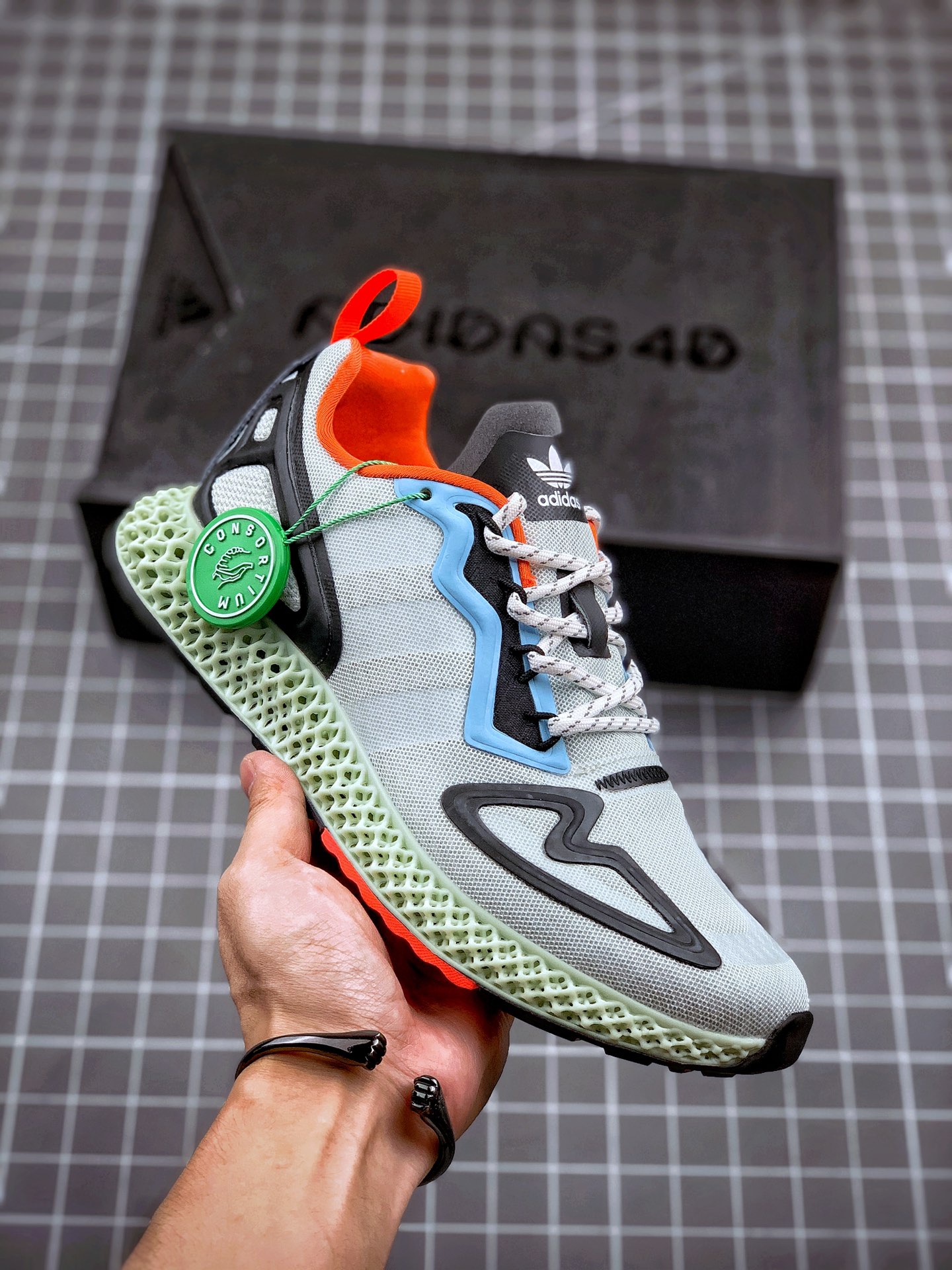 290 Adidas Alphaedge 4D M  针织呼吸面休闲运动慢跑鞋 FV8500