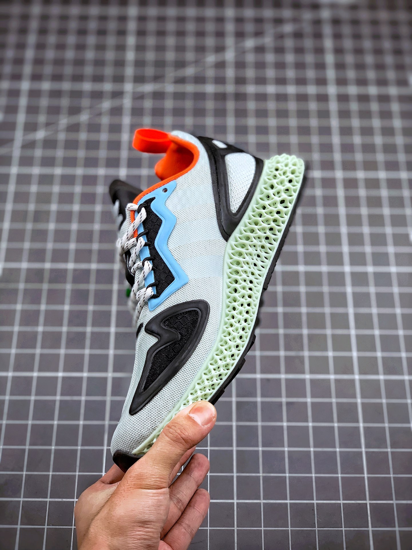 290 Adidas Alphaedge 4D M  针织呼吸面休闲运动慢跑鞋 FV8500