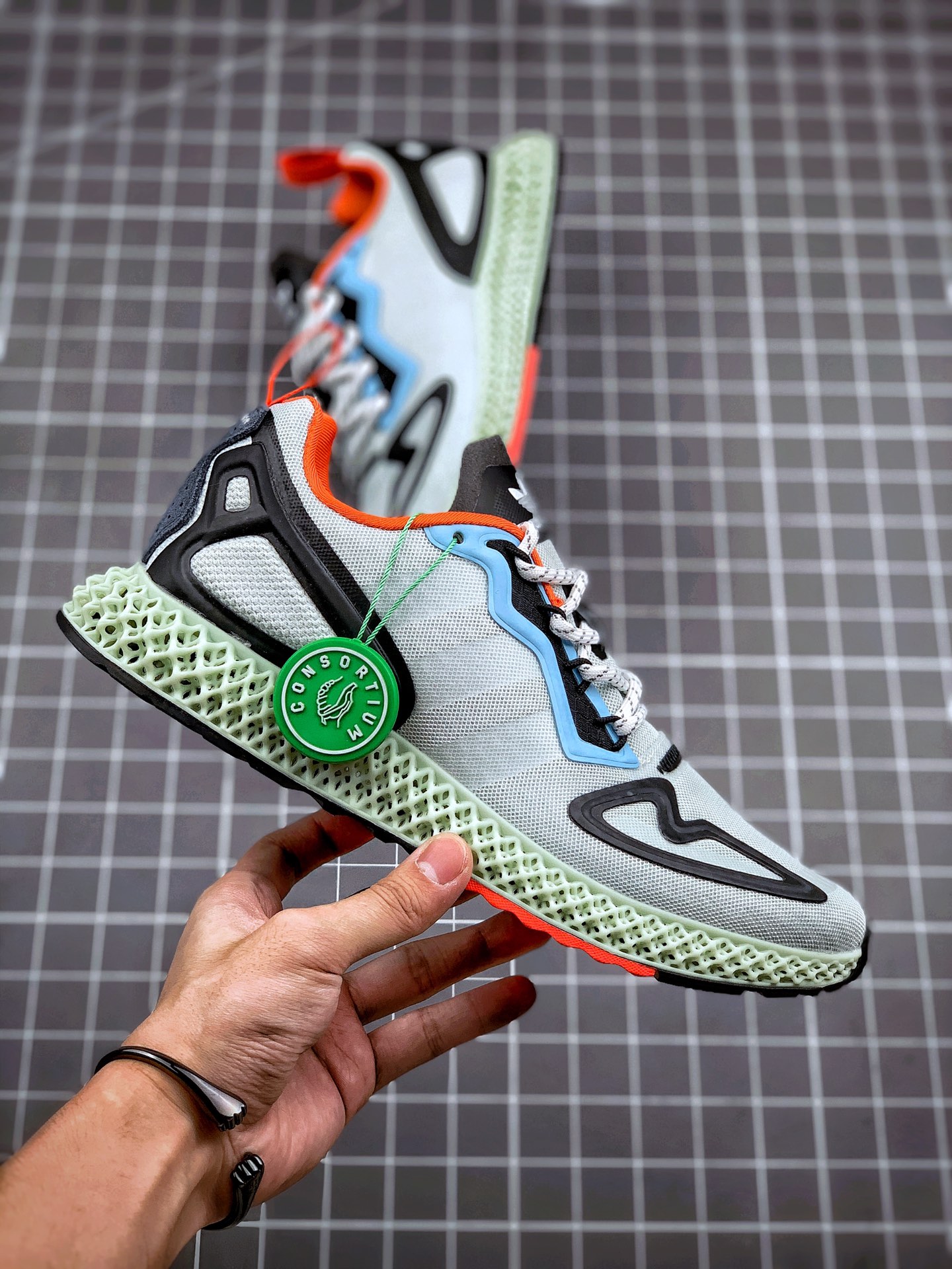290 Adidas Alphaedge 4D M  针织呼吸面休闲运动慢跑鞋 FV8500