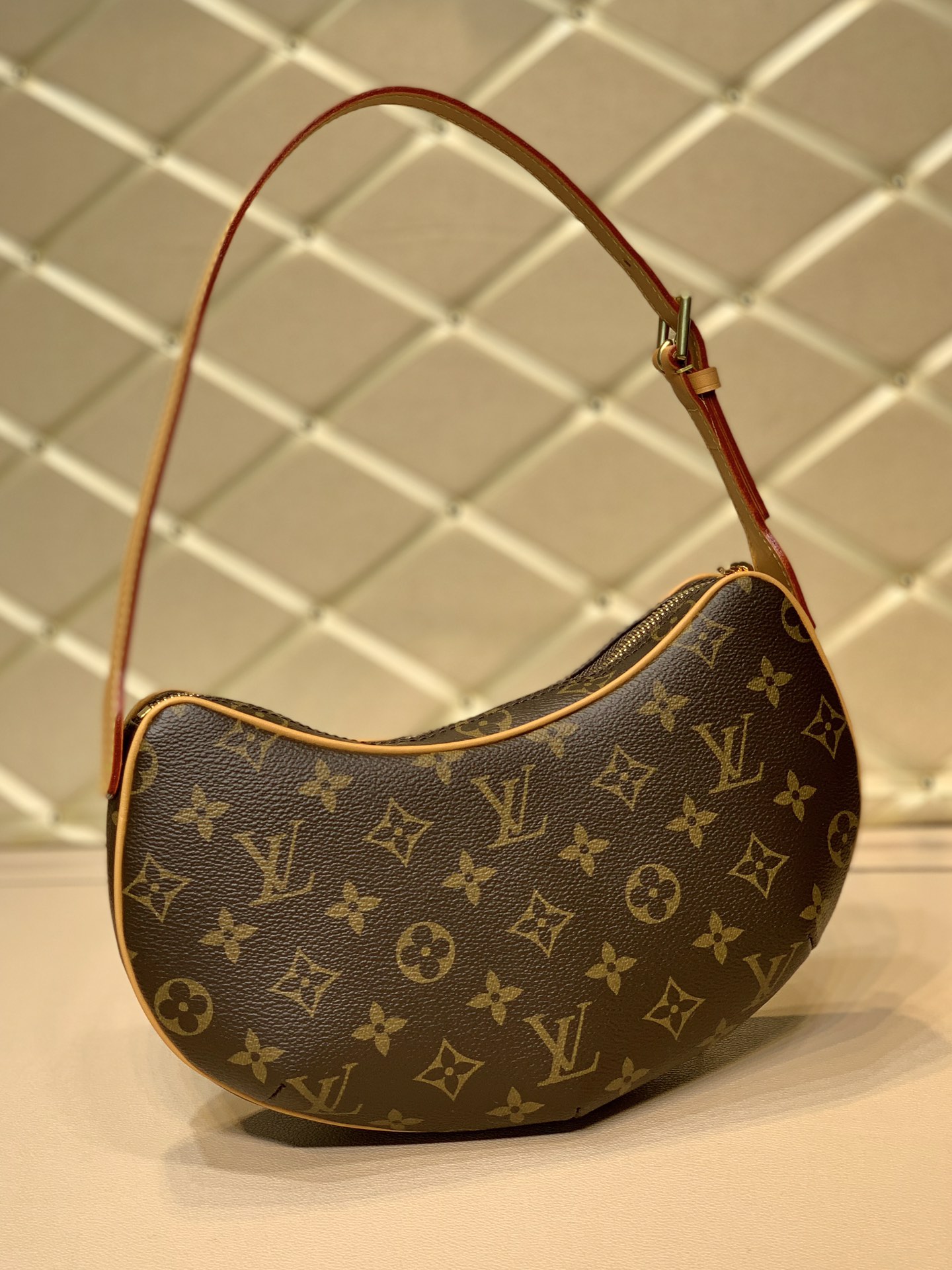 Louis Vuitton LV POCHETTE CROISSANT中古款豌豆包月亮包M51510