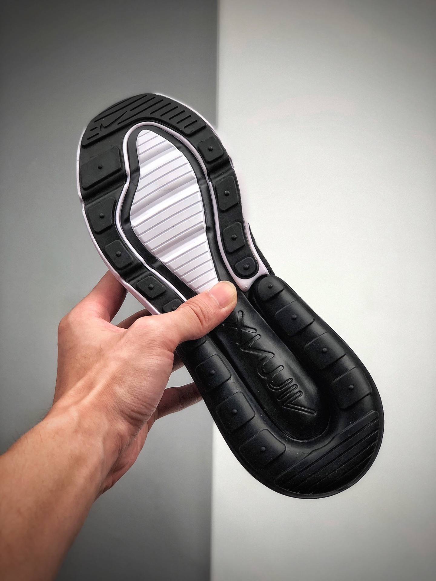 200  Nike Air Max 270 Flyknit货号:AO1023 001