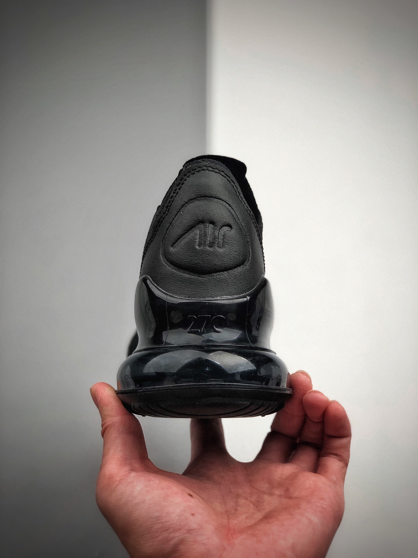 200  Nike Air Max 270 Flyknit货号:AO1023 001