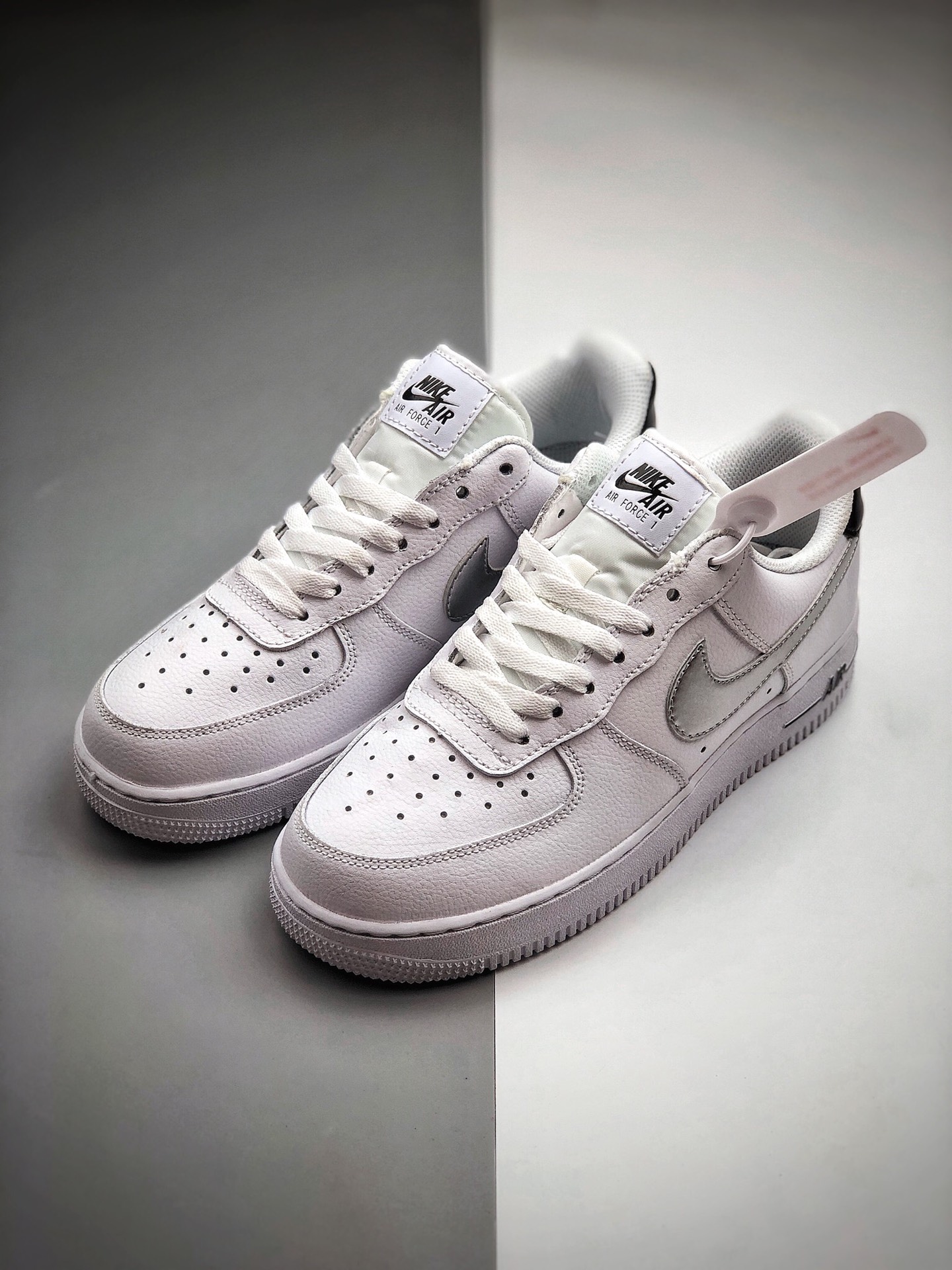 200 耐克Nike 空军一号运动休闲板鞋  货号：CZ4206-100