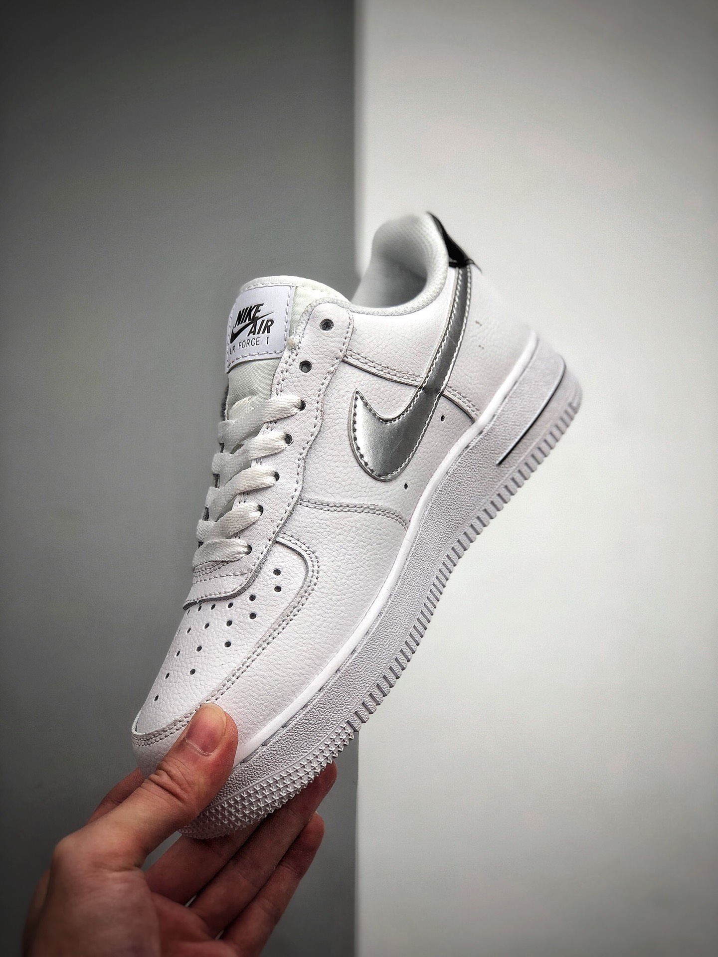 200 耐克Nike 空军一号运动休闲板鞋  货号：CZ4206-100