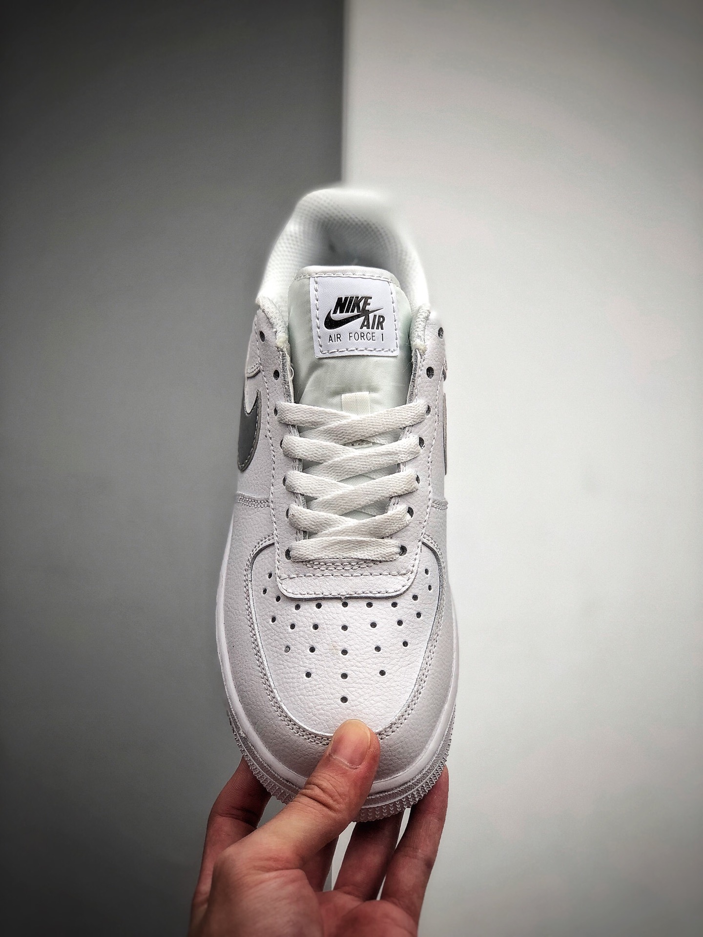 200 耐克Nike 空军一号运动休闲板鞋  货号：CZ4206-100