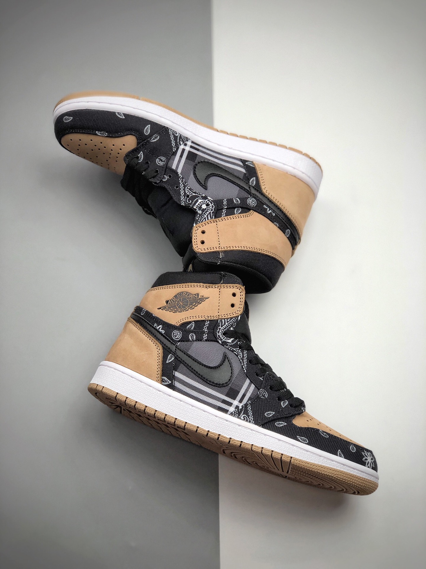 350 Travis Scott x Nike Air jordan 1TS联名腰果花 定制款  货号：CK5088-001