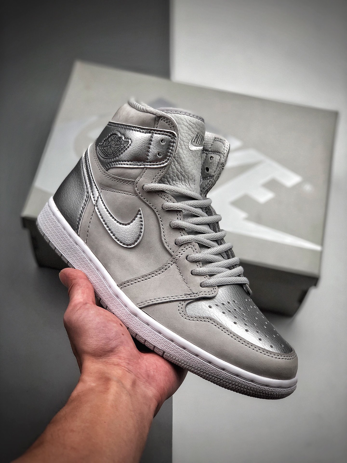 590  全网最高版本  Air Jordan 1 High OG AJ1“灰银日本东京” 灰银麂皮 DC1788-029