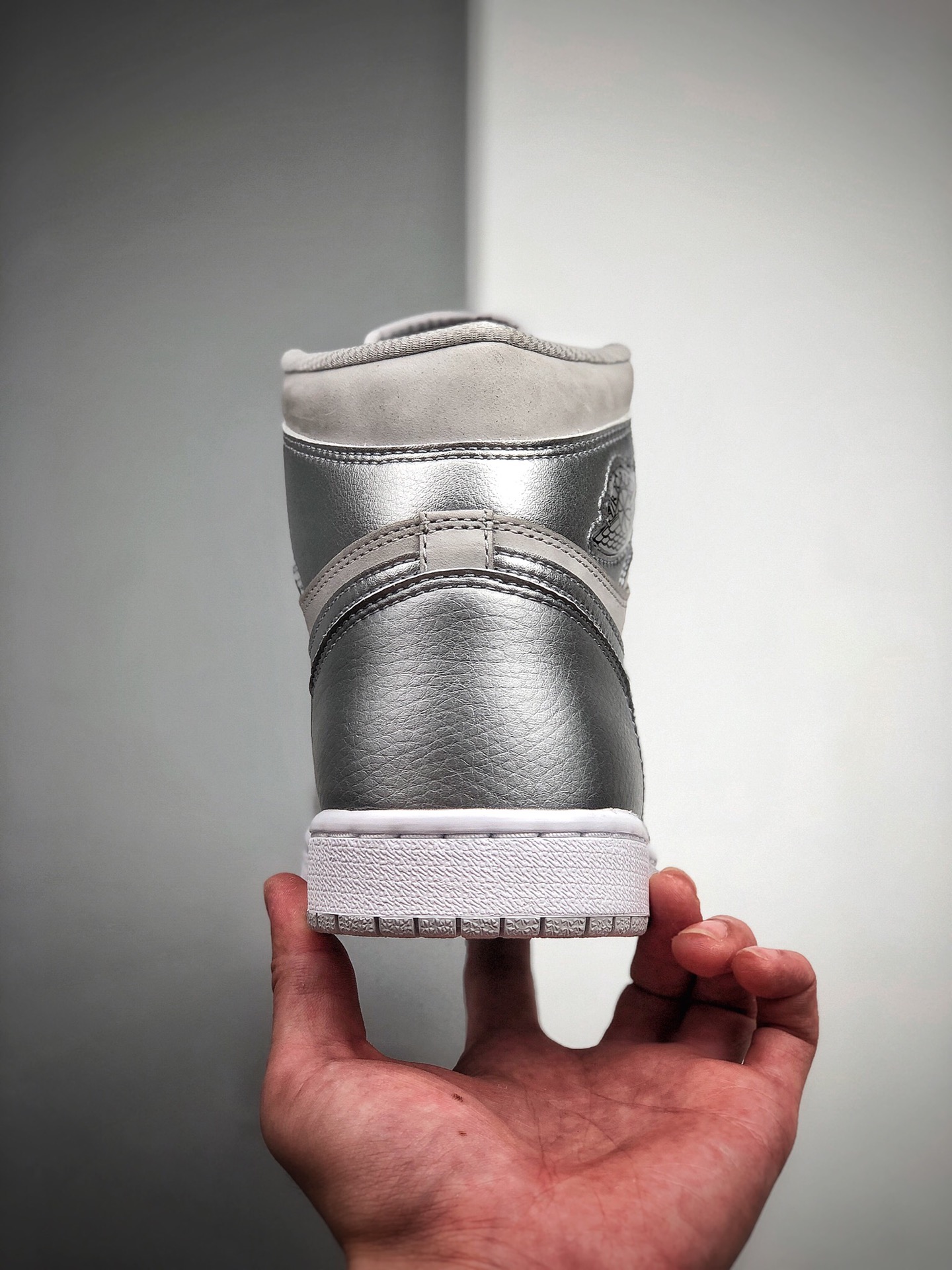590  全网最高版本  Air Jordan 1 High OG AJ1“灰银日本东京” 灰银麂皮 DC1788-029