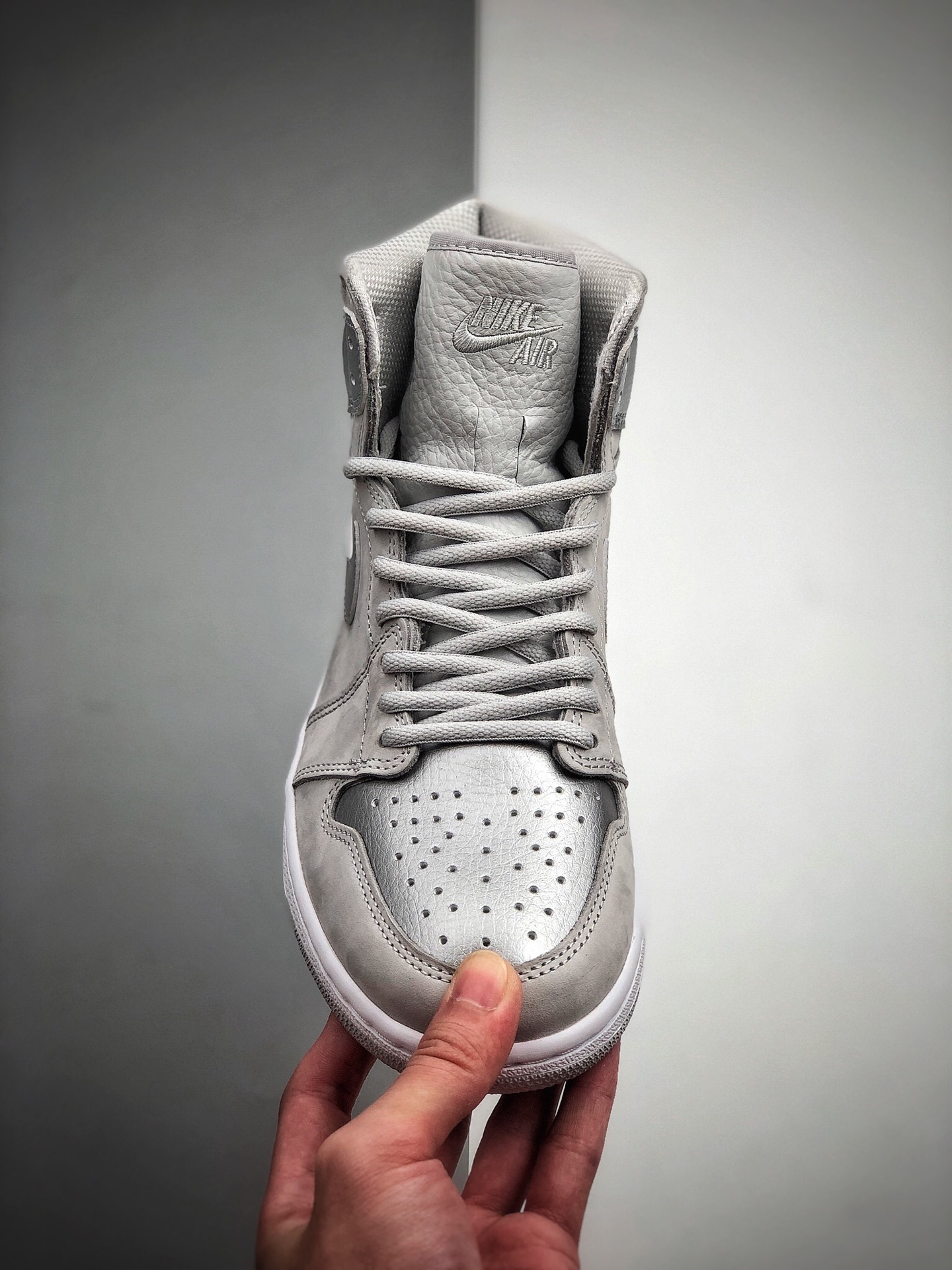 590  全网最高版本  Air Jordan 1 High OG AJ1“灰银日本东京” 灰银麂皮 DC1788-029